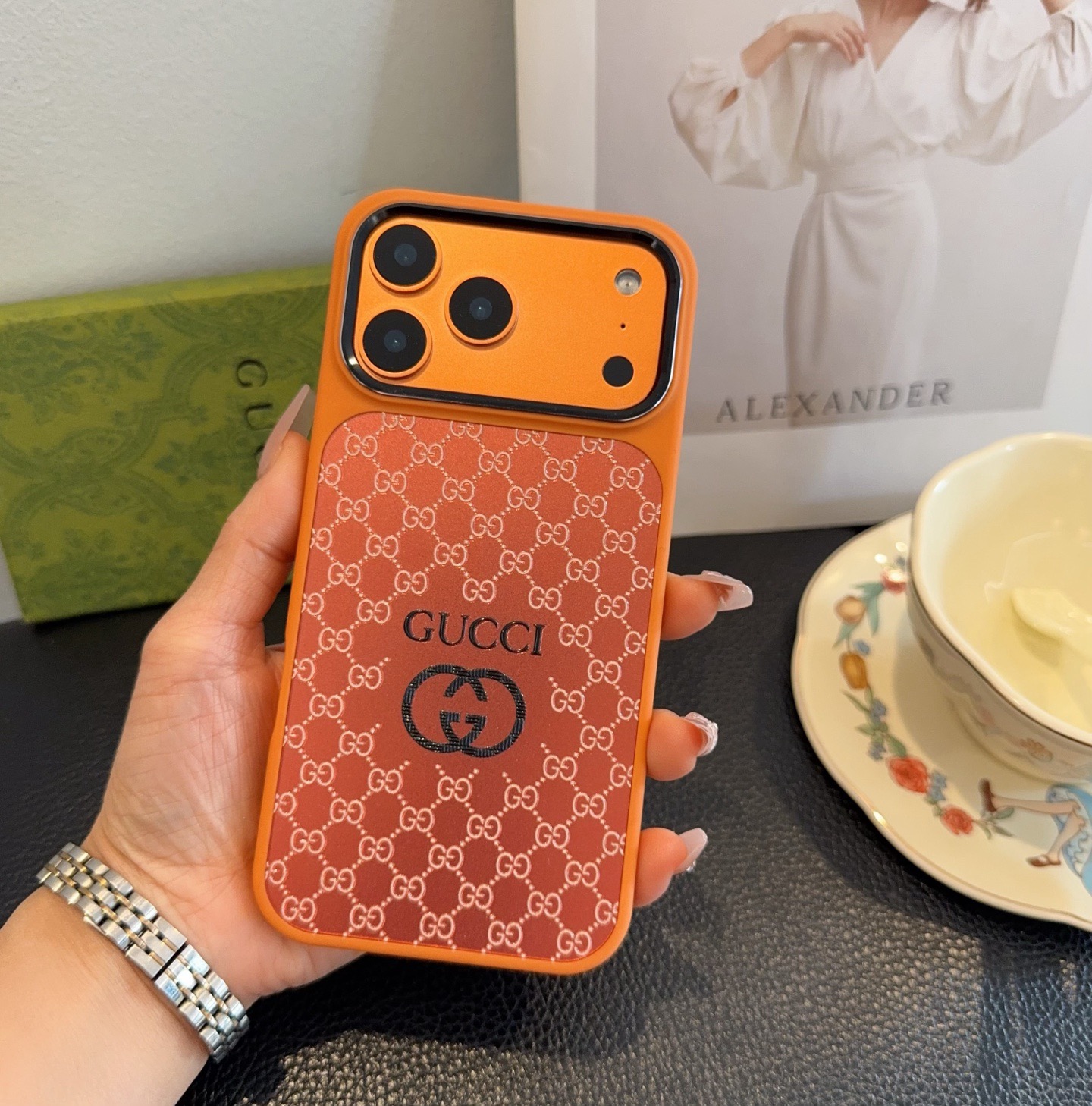 🔥上新🆕星宇橙🧡古驰手机壳水晶闪粉浮雕高光金属镜头圈软边全包型号：为了不出现报错型号，请打开本机查看手机