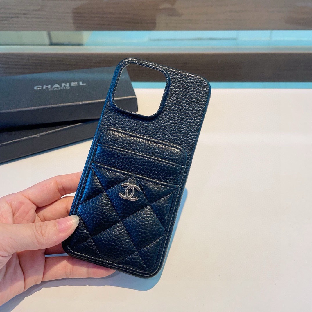 [庆祝][庆祝][庆祝]新品上架，香奈儿卡包手机壳 双层插卡 荔枝纹PU皮手感柔软舒适！型号：为了不出现