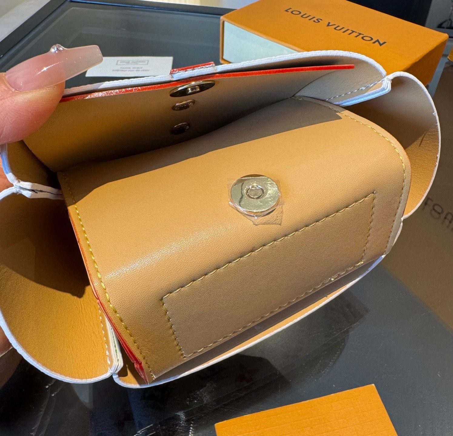 🔥LV挂件 衣服斜挎mini包包19×7×11㎝可装口红，耳机，车钥匙等