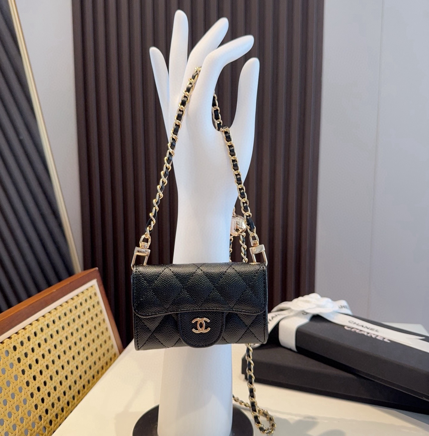 ❤️香奈儿CHANEL 金球mini斜挎包包 零钱包👛搭配金球链条⛓️挂绳可拆卸❤️可放耳机 纸巾 口红