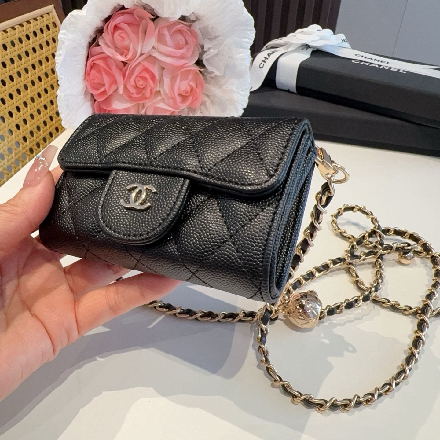 ❤️香奈儿CHANEL 金球mini斜挎包包 零钱包👛搭配金球链条⛓️挂绳可拆卸❤️可放耳机 纸巾 口红