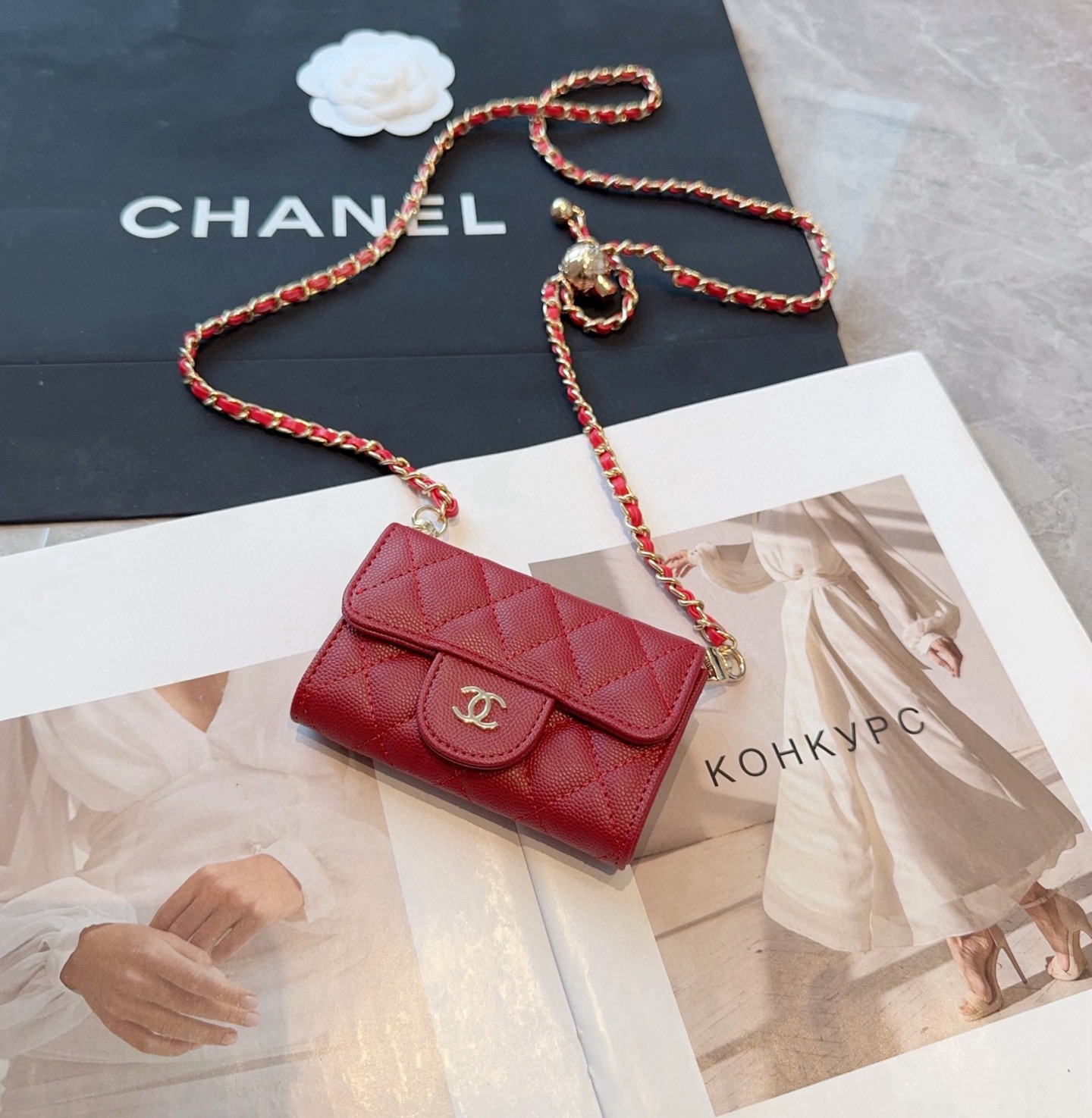 ❤️香奈儿CHANEL 金球mini斜挎包包 零钱包👛搭配金球链条⛓️挂绳可拆卸❤️可放耳机 纸巾 口红