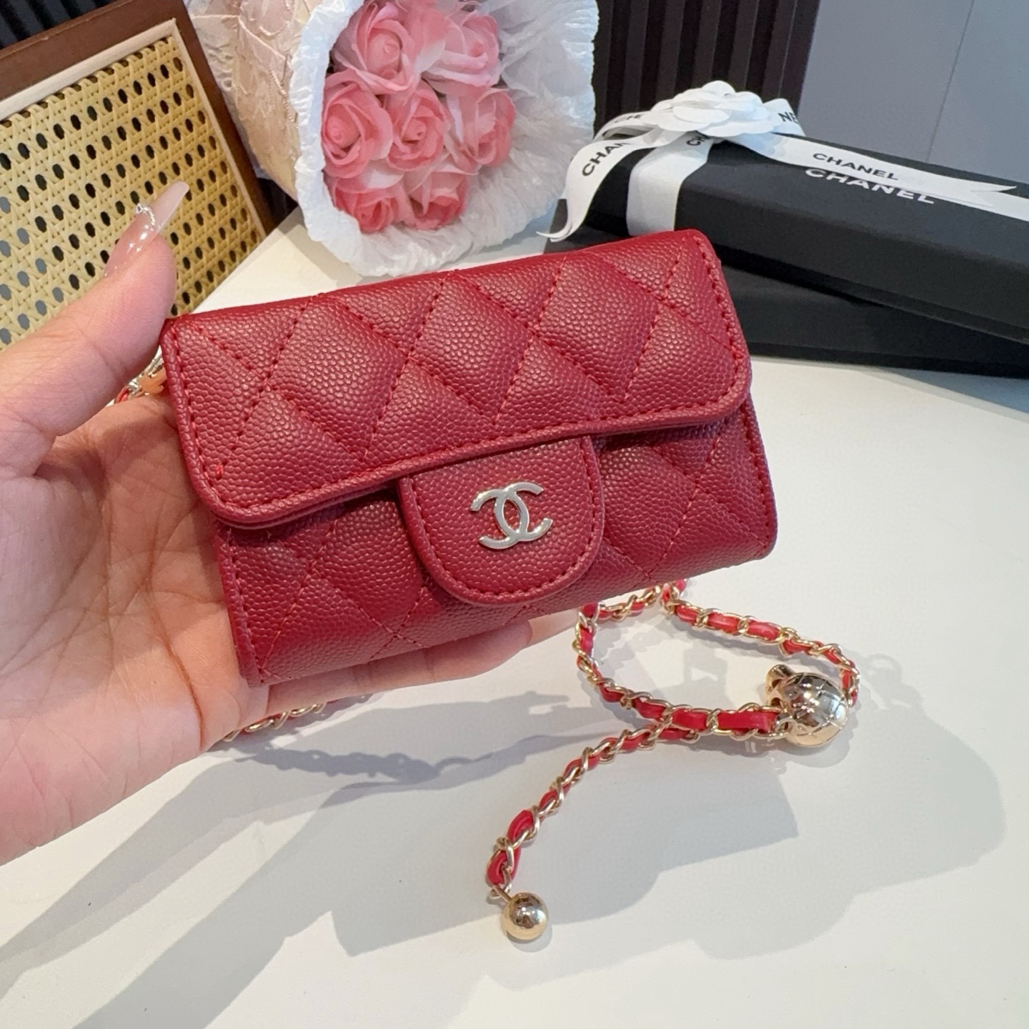❤️香奈儿CHANEL 金球mini斜挎包包 零钱包👛搭配金球链条⛓️挂绳可拆卸❤️可放耳机 纸巾 口红