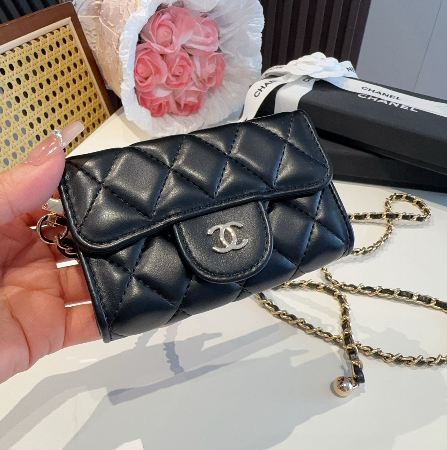 ❤️香奈儿CHANEL 金球mini斜挎包包 零钱包👛搭配金球链条⛓️挂绳可拆卸❤️可放耳机 纸巾 口红