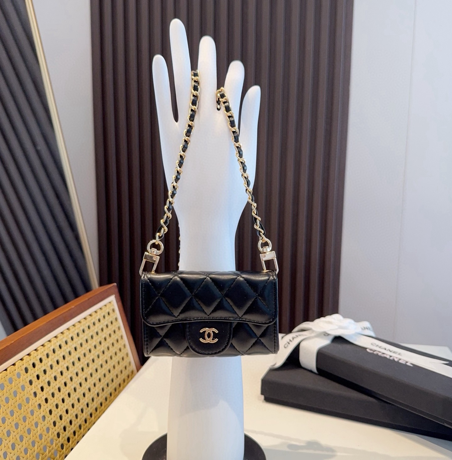 ❤️香奈儿CHANEL 金球mini斜挎包包 零钱包👛搭配金球链条⛓️挂绳可拆卸❤️可放耳机 纸巾 口红