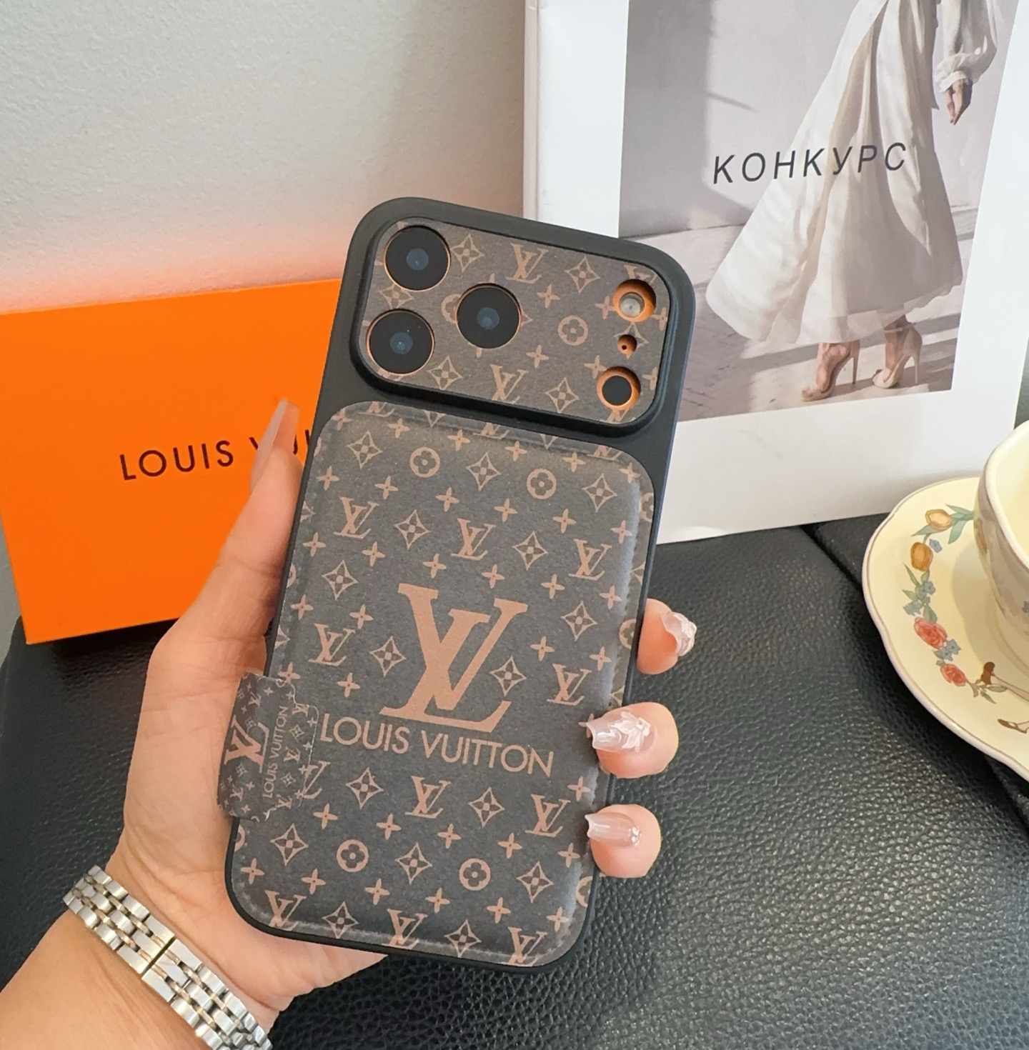 星宇橙系列 lv 秒变17 压花闪粉全包精孔手机壳型号：为了不出现报错型号，请打开本机查看手机设置显示的