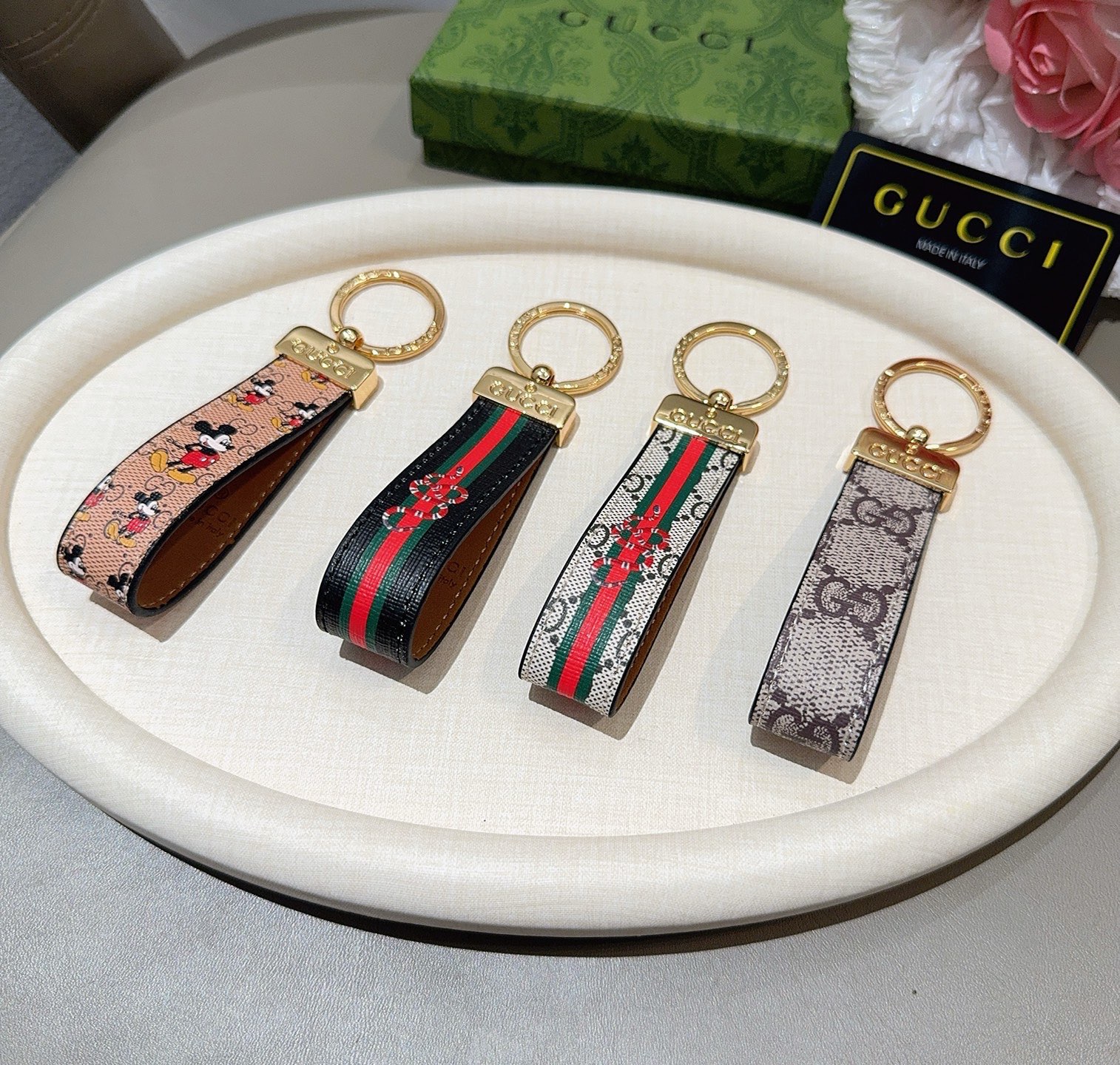 爆款推荐 古驰Gucci钥匙扣 车钥匙挂件包包挂饰 DauPhine Dragonne 钥匙扣彰显金属匠