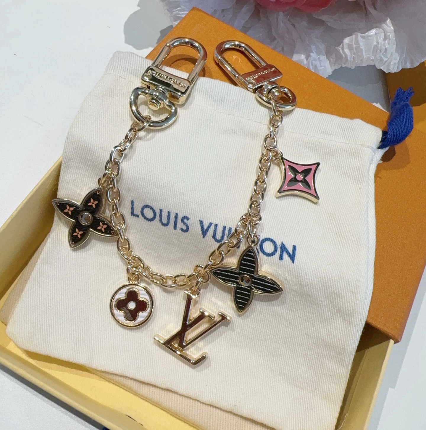 lv钥匙扣 官网M01188  包包挂饰SPring Street Chain 包饰将 Monogram
