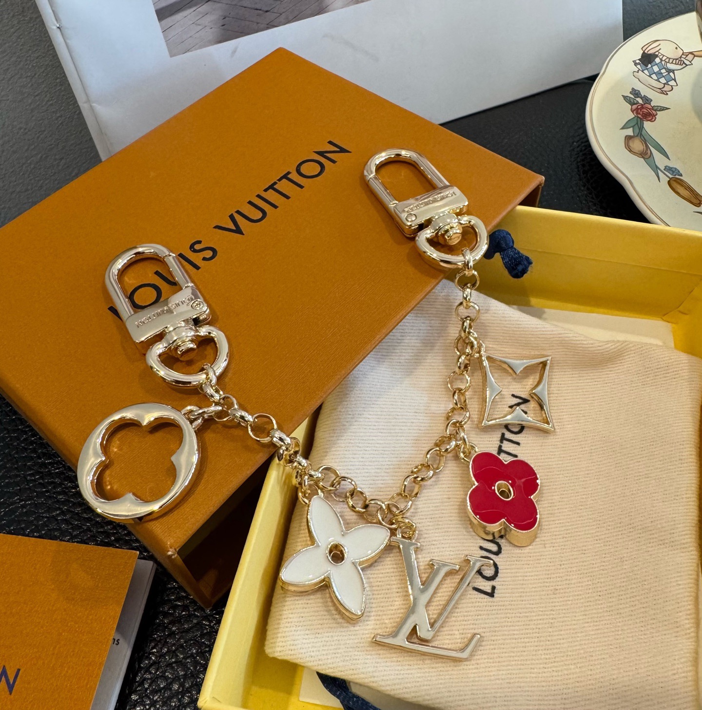 lv钥匙扣 包链包包延长链挂链 挂饰Fleur de Monogram 包饰链条聚焦经典 Monogra