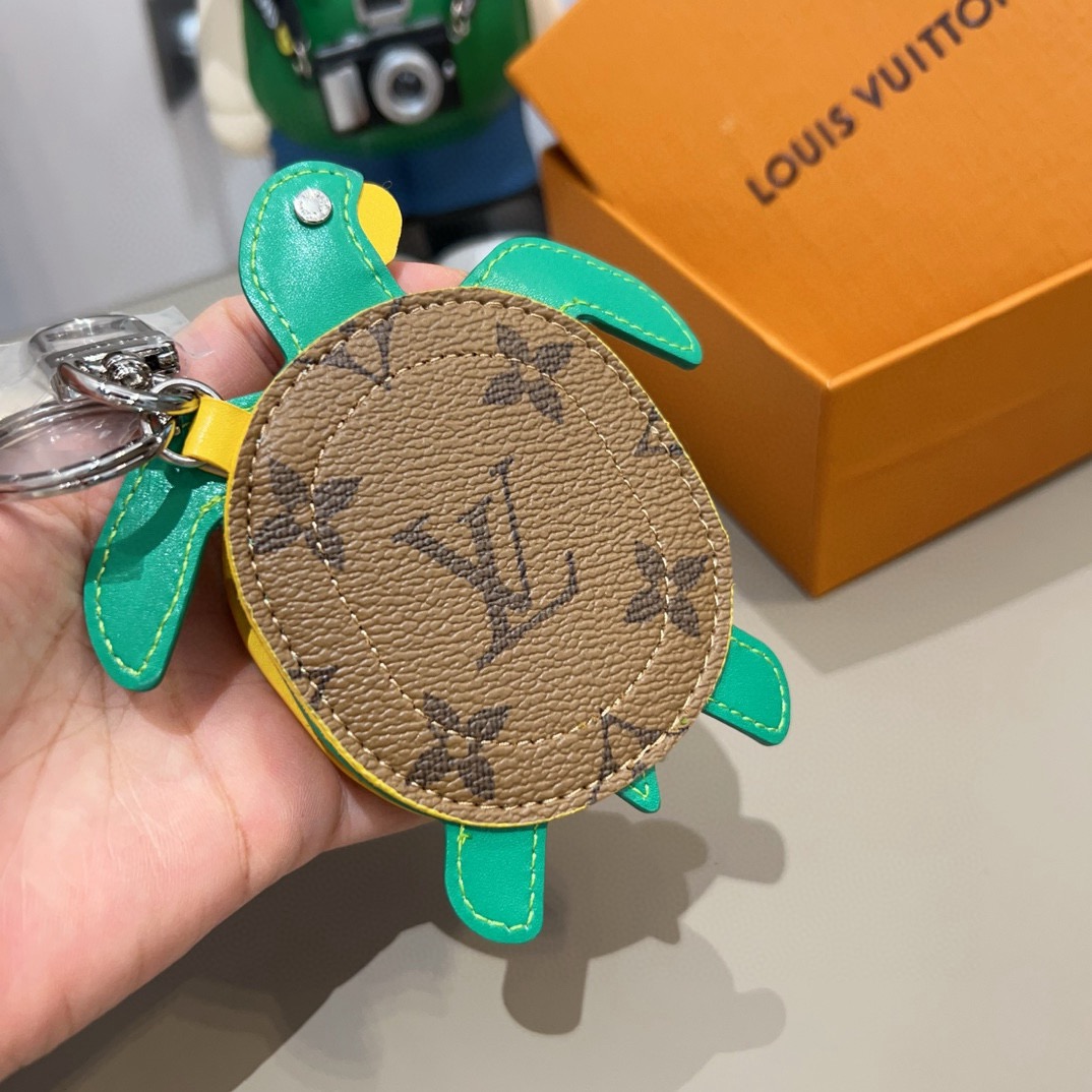 官网新品M01471Louis Vuitton 路易威登海龟🐢乌龟包钥匙扣挂件 LV蓝牙耳机包 Turt