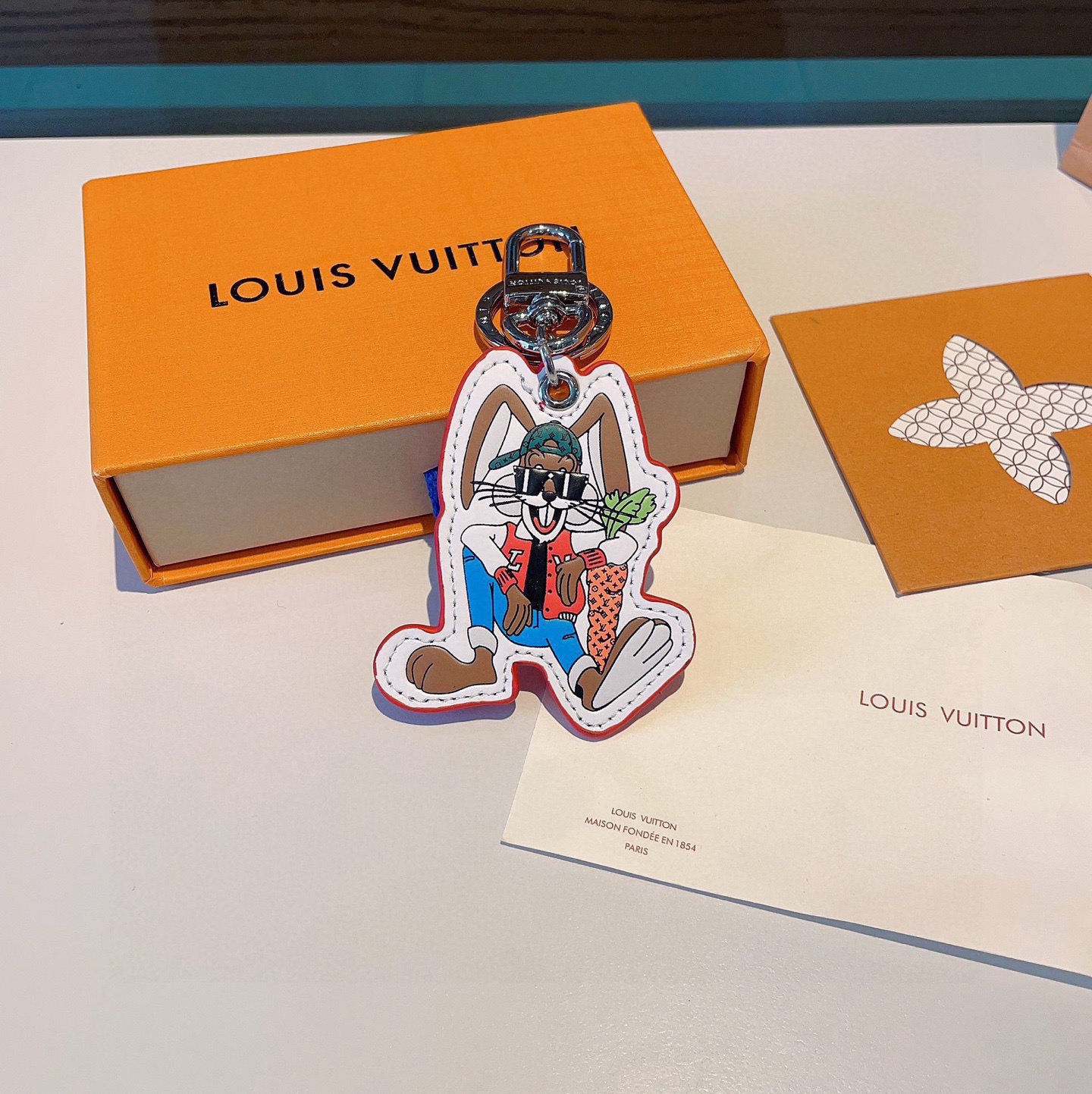 ❗🐰挂饰☀独家原单LOUIS VUITTON 新款 八哥兔🐰钥匙扣 包包挂件 ☀️顶级进口PU材质 五金