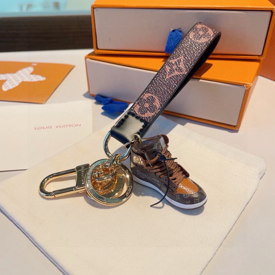 LV经典老花棋格钥匙扣  钥匙扣➕联名nike迷你鞋子挂件时尚个性！车钥匙挂件 包包挂件配饰Monogr