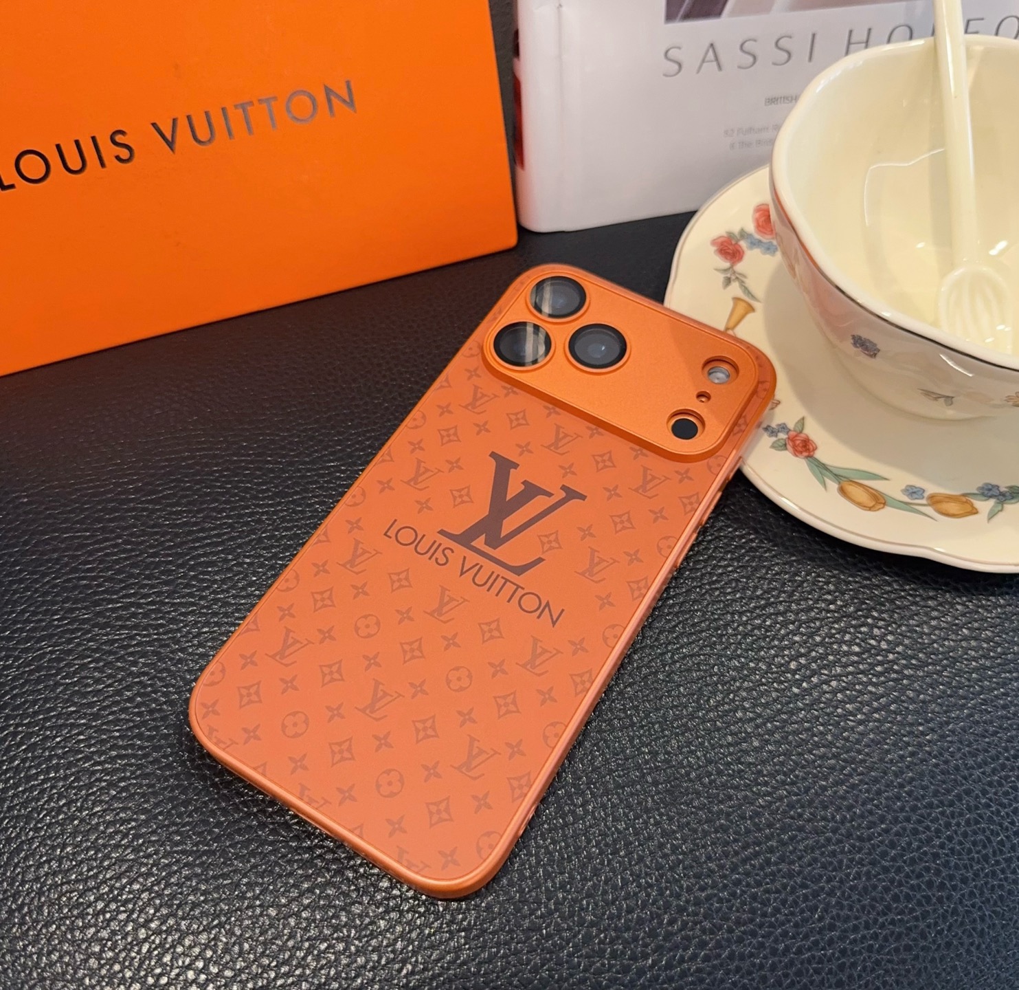 星宇橙系列 LV手机壳 型号：为了不出现报错型号，请打开本机查看手机设置显示的型号⚠️⚠️⚠️iPhon