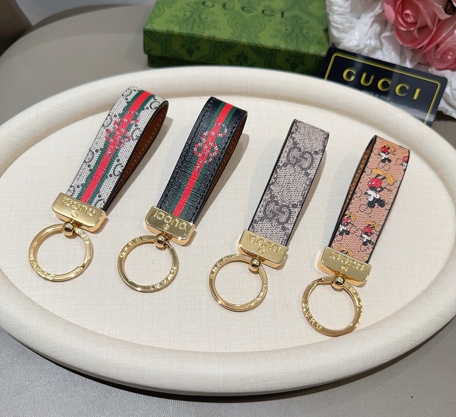 爆款推荐 古驰Gucci钥匙扣 车钥匙挂件包包挂饰 DauPhine Dragonne 钥匙扣彰显金属匠