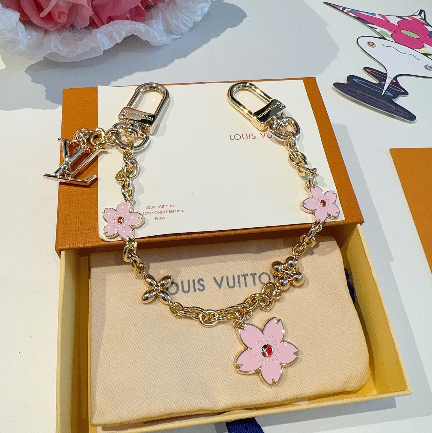 lv钥匙扣 官网M02540村上隆合作款樱花🌸包包链条挂件 多功能链条 包饰&包包肩带延长链本款链条包饰