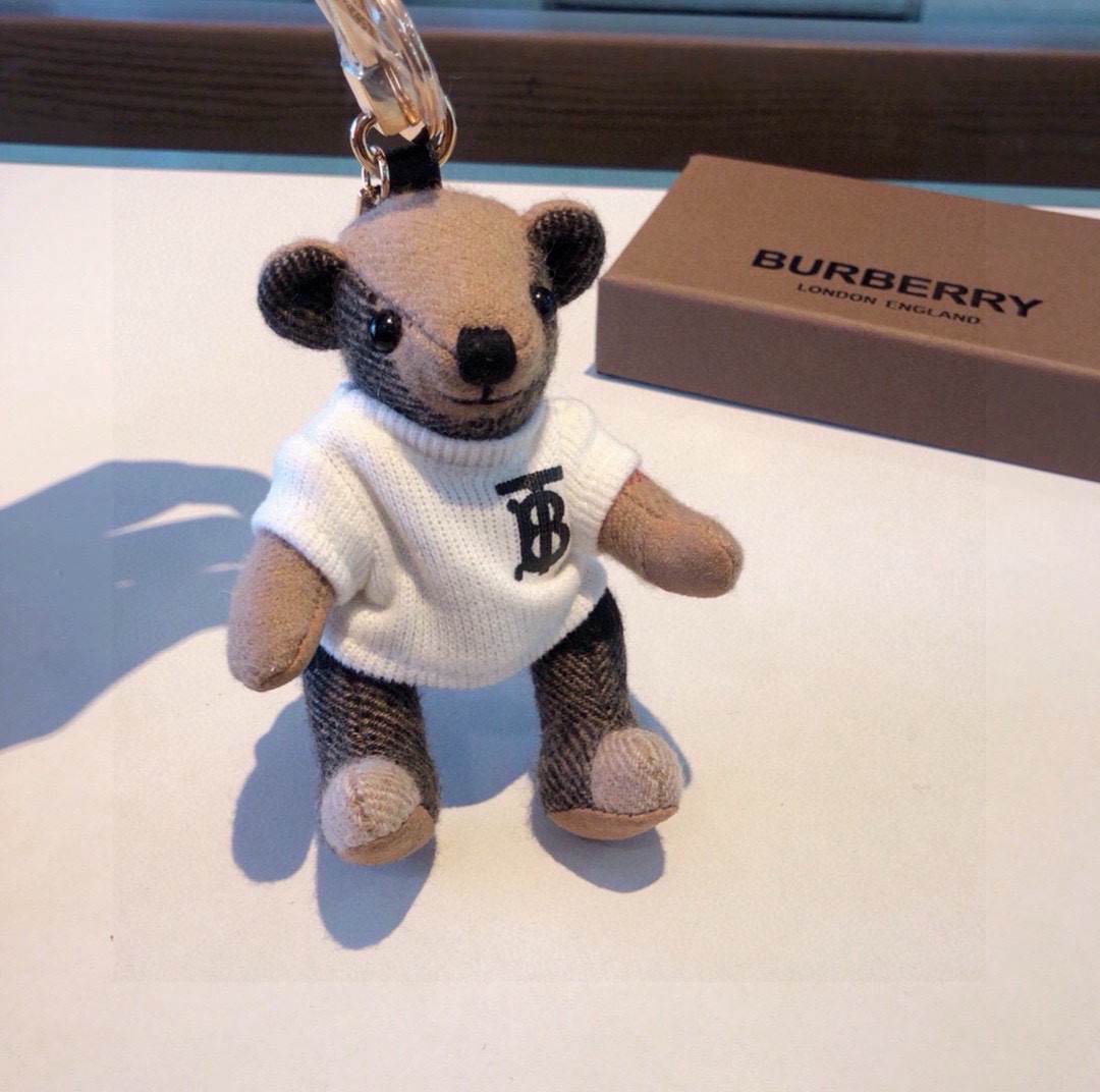 Burberry代工厂小熊🐻挂件，巴宝莉🐻卫衣泰迪熊钥匙扣挂件  温柔到心里🥰 准备已久、精致自留 ！内