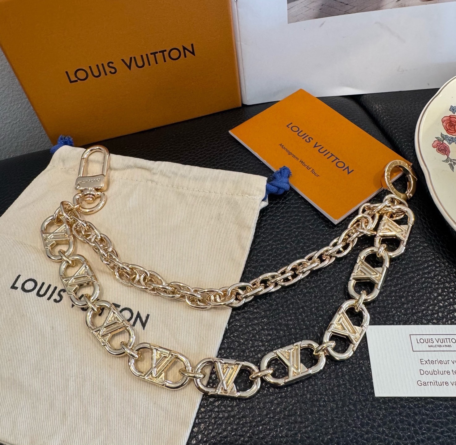 LV 包链 钥匙扣 路易威登新款包链，包包挂件 配饰 多元素材质，舒展时尚个性！