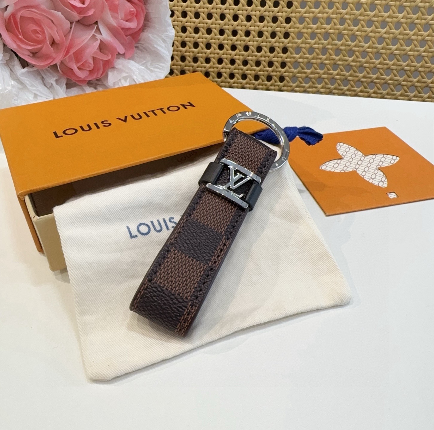 LOUIS VUITTON 官网款 LV皮绳钥匙扣  挂饰 车钥匙挂件 PU材质  原版logo 确实精