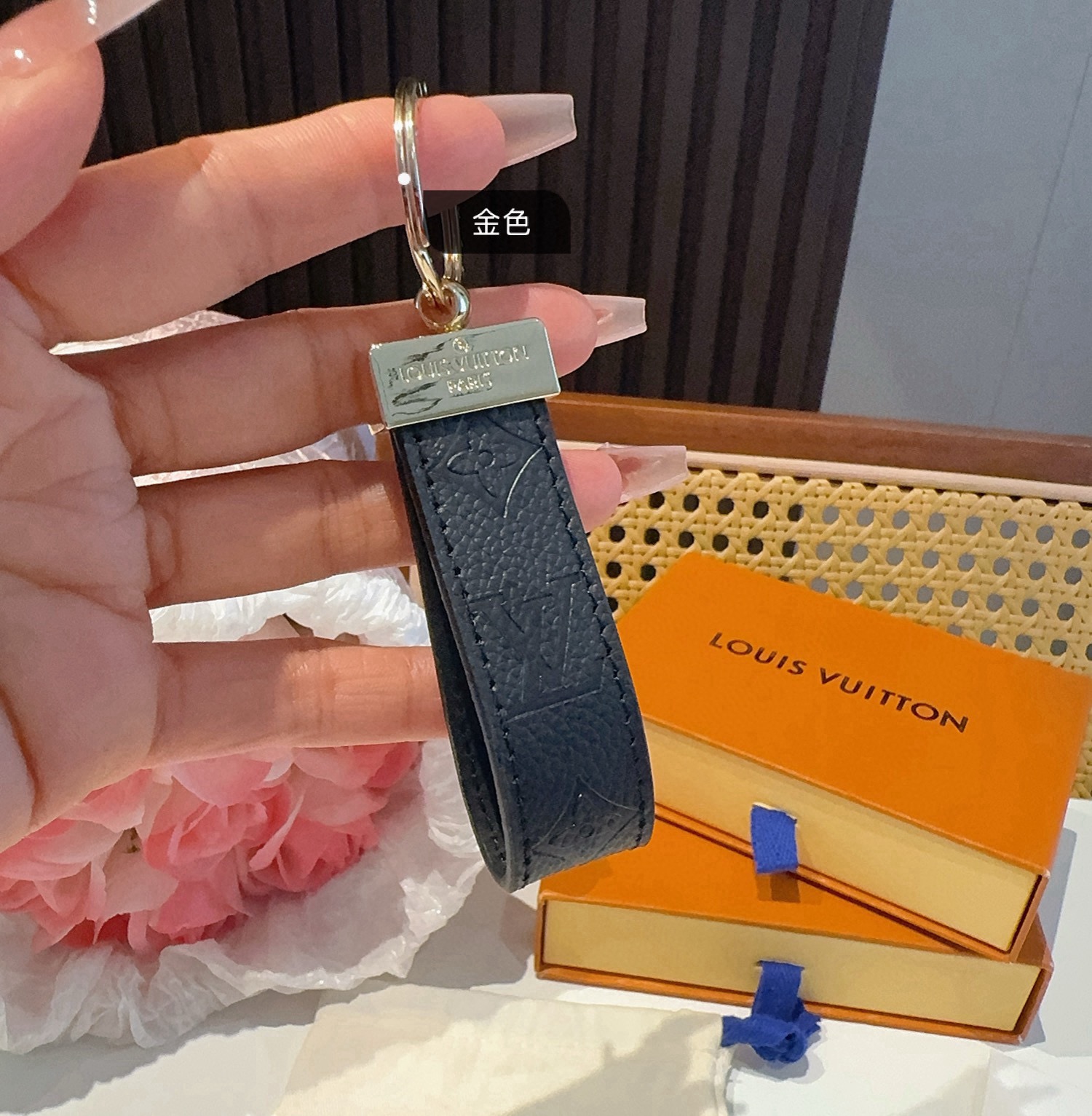 爆款推荐 驴家牛皮压花渐变钥匙扣 LV钥匙扣 车钥匙挂件包包挂饰 DauPhine Dragonne 钥