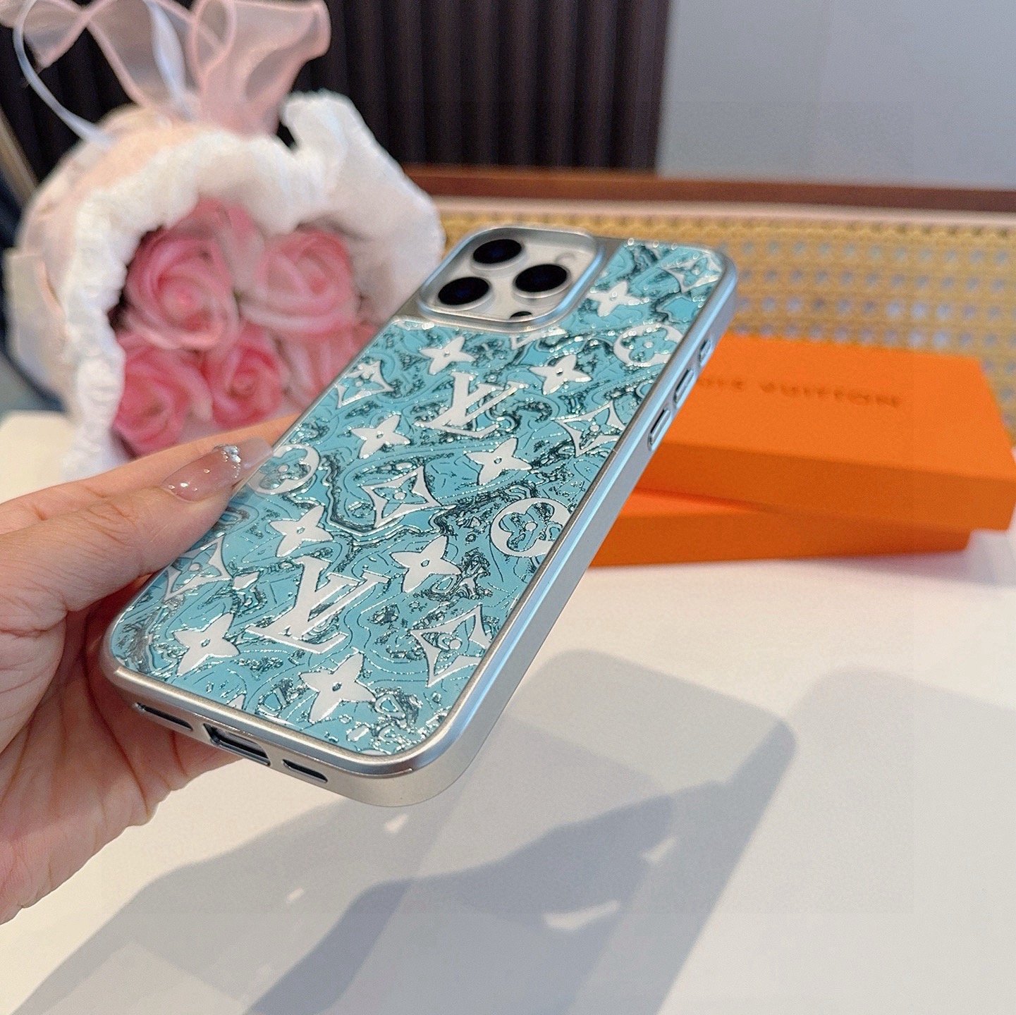 LV新品手机壳 新工艺鎏金工艺玻璃壳[烟花] 电镀玻璃磁吸手机壳型号：为了不出现报错型号，请打开本机查看