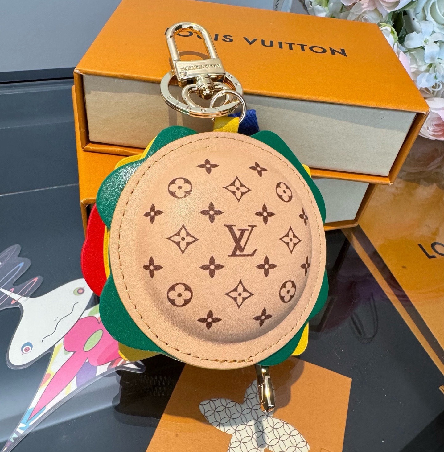 新品❗️迷你汉堡🍔挂件挂饰Lv钥匙扣 蓝牙耳机包Louis Vuitton 路易威登汉堡包🍔汉堡耳机包挂