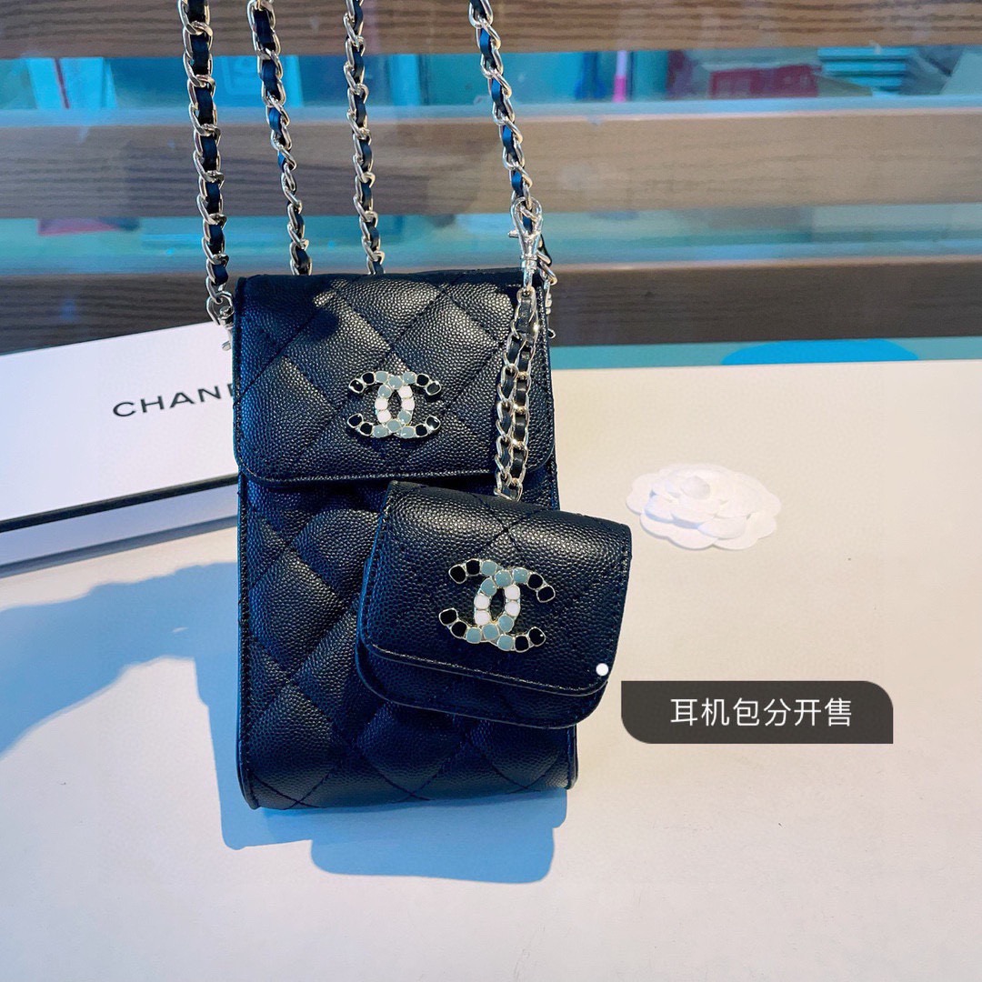 香奈儿手机包包  斜挎包包 可装两部手机 零钱包 内设卡包 配套耳机包分开卖的生活出门这个包完全可以满足