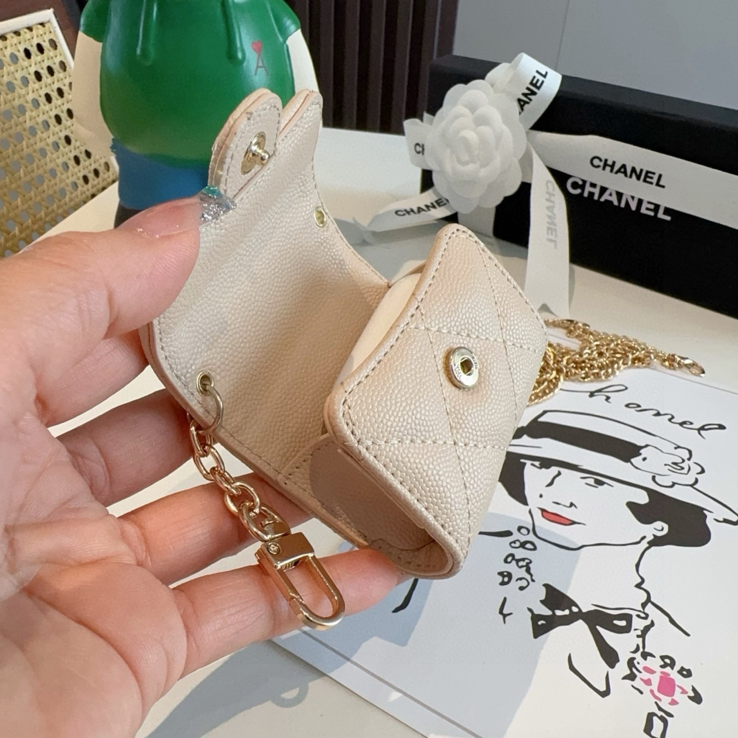 ❤️香奈儿CHANEL经典C3耳机包通用款💥官网1:1耳机包 时尚迷你包包，配链条，蓝牙耳机包，包包挂件