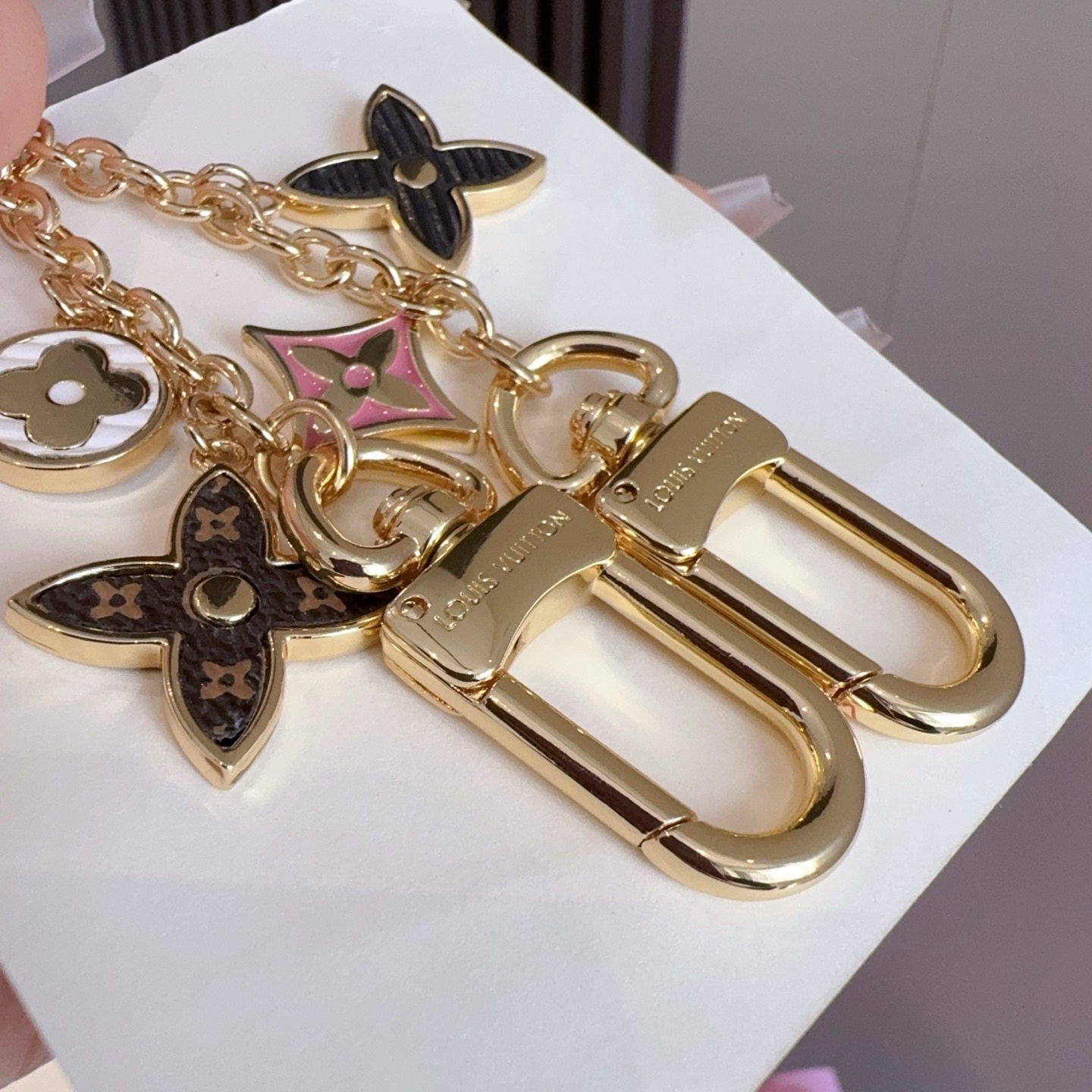 lv钥匙扣 官网M01188  包包挂饰SPring Street Chain 包饰将 Monogram