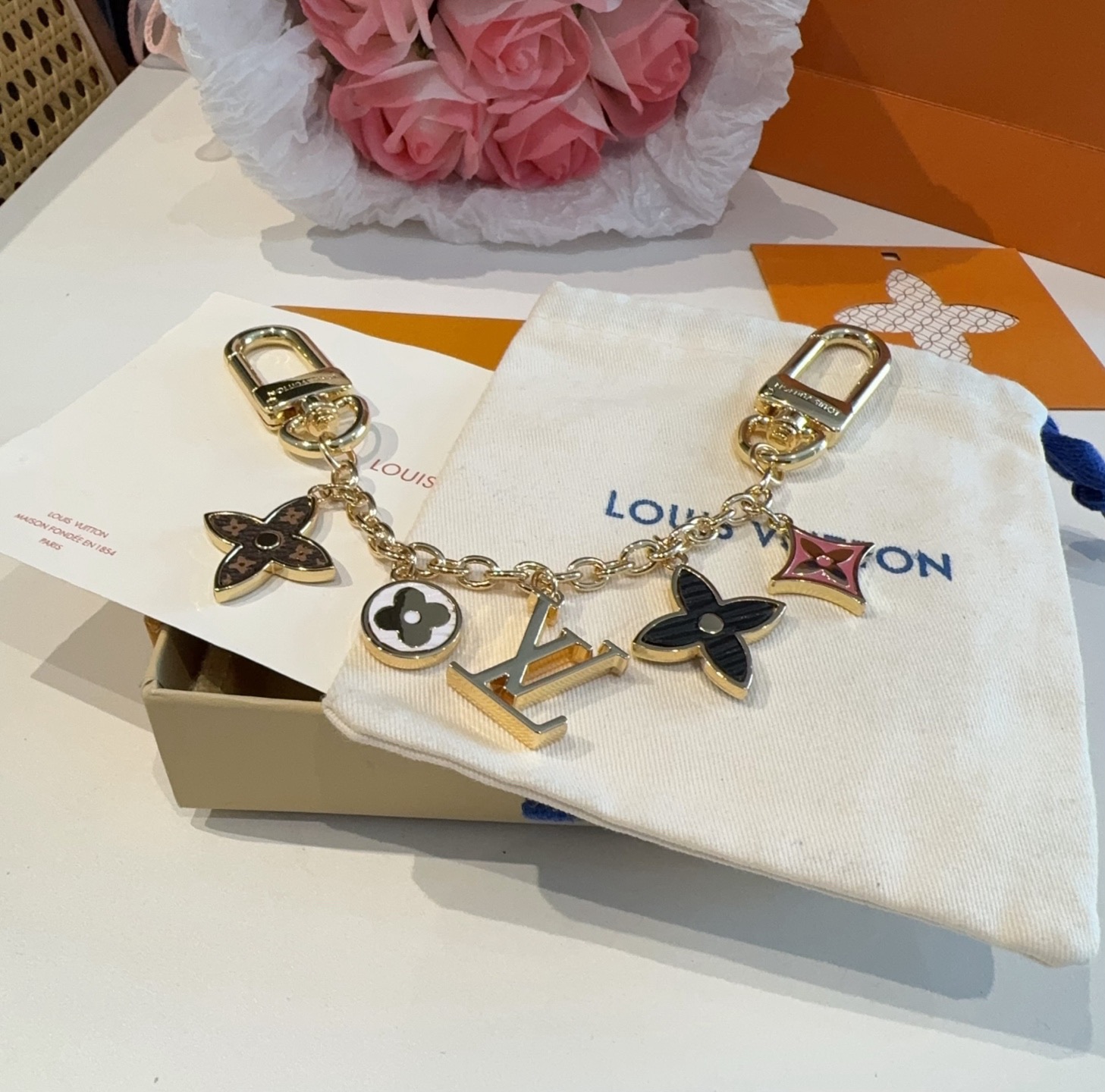 lv钥匙扣 官网M01188  包包挂饰SPring Street Chain 包饰将 Monogram