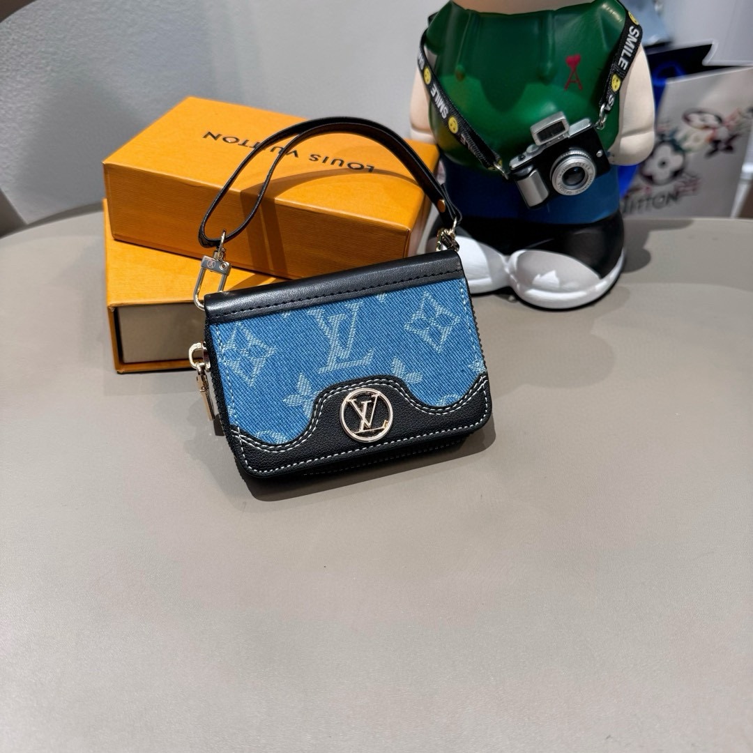 Lv经典老花牛仔拼色卡包 零钱包 👛耳机🎧包 ✨可装口红💄等Mini小拎包，可挎可拿 可挂腰带上 小巧精