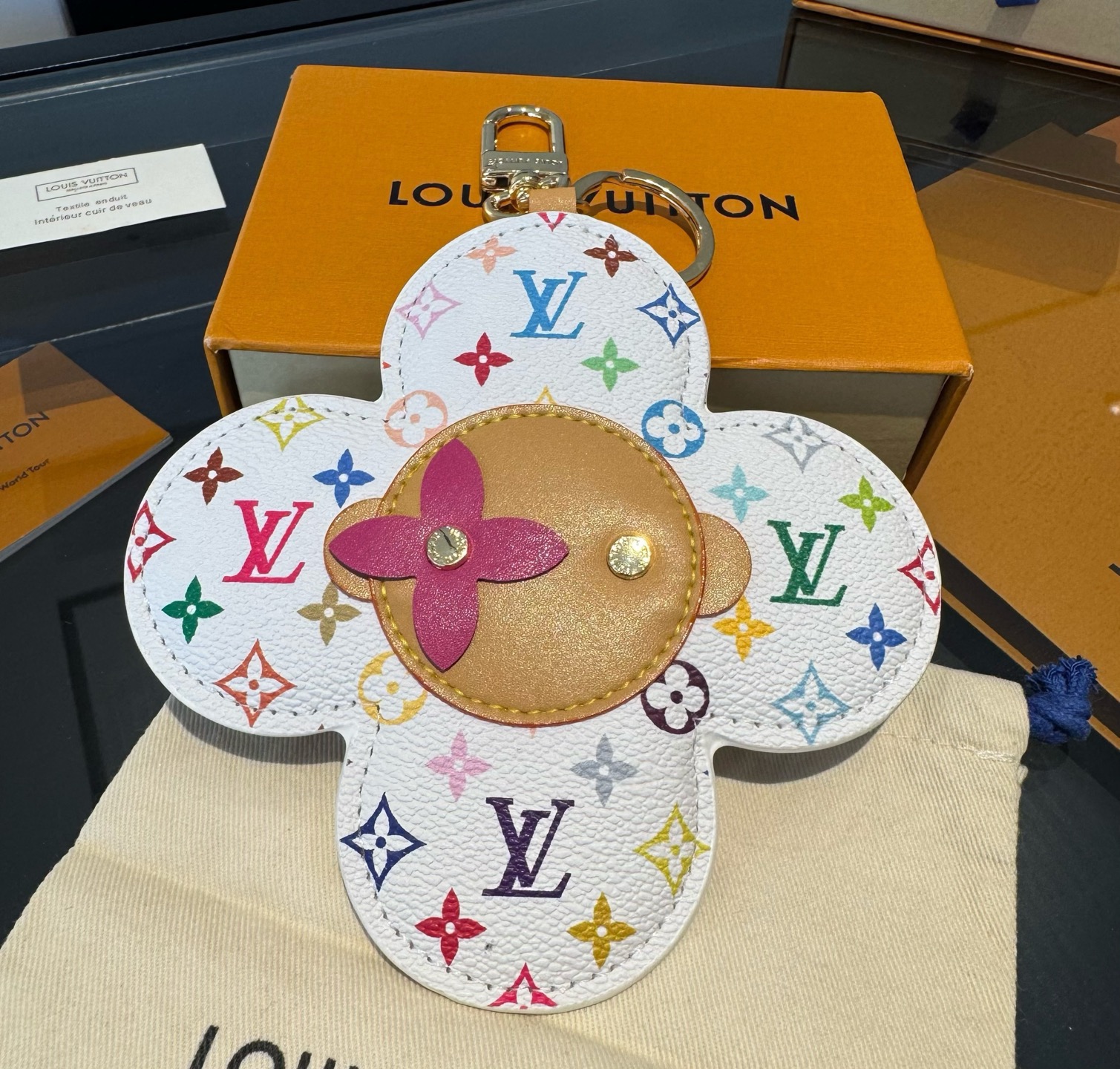 LV钥匙扣Vivienne挂饰 大号 太阳花 包包挂件