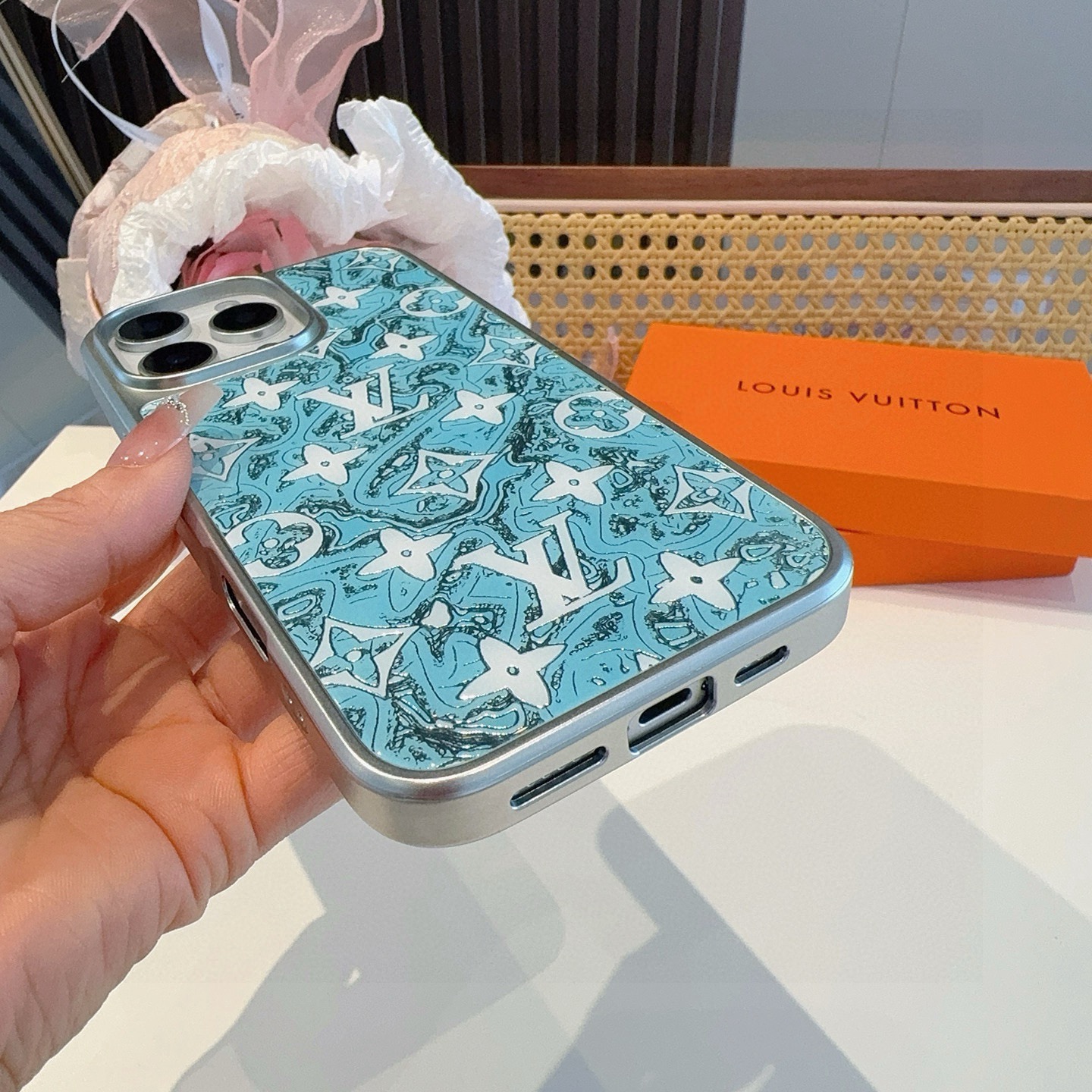 LV新品手机壳 新工艺鎏金工艺玻璃壳[烟花] 电镀玻璃磁吸手机壳型号：为了不出现报错型号，请打开本机查看