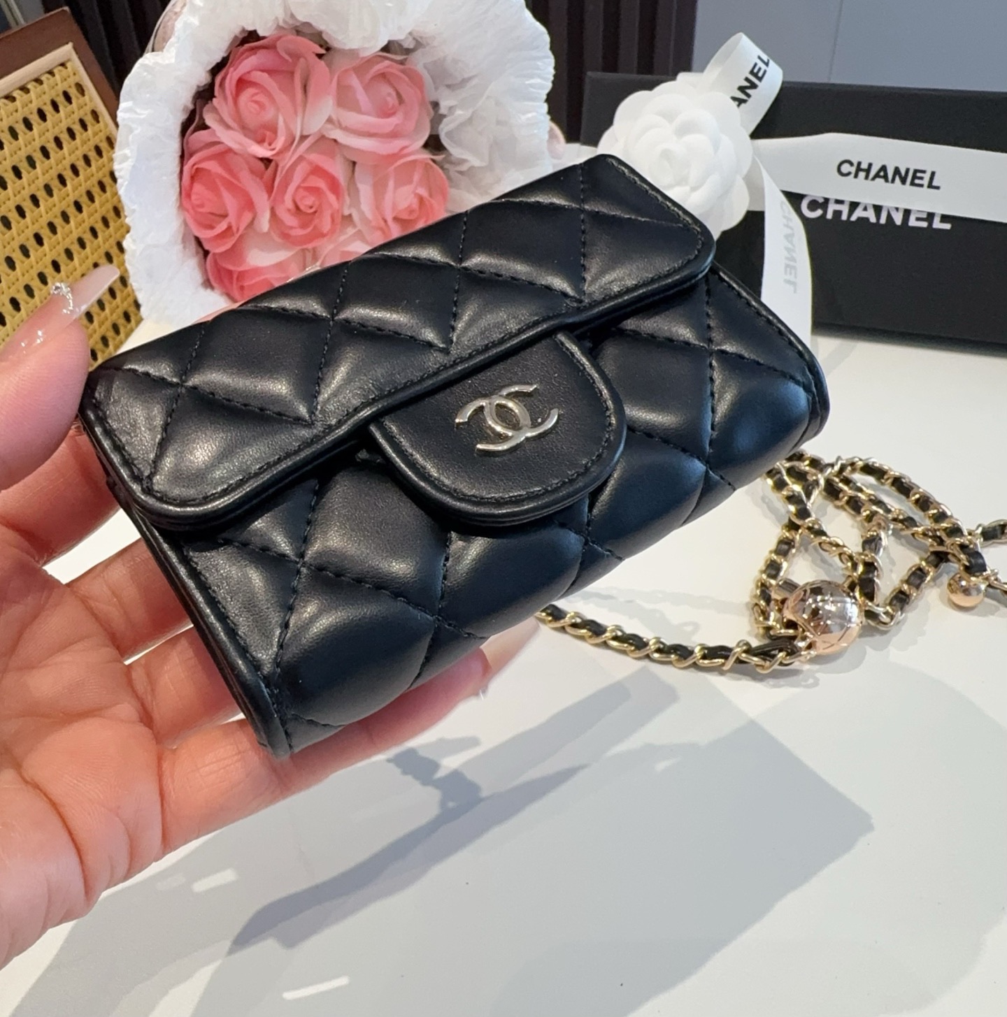 ❤️香奈儿CHANEL 金球mini斜挎包包 零钱包👛搭配金球链条⛓️挂绳可拆卸❤️可放耳机 纸巾 口红