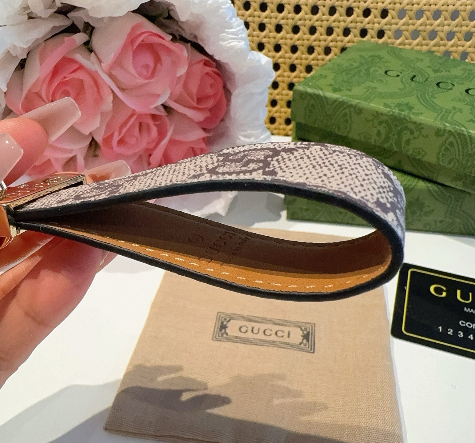 爆款推荐 古驰Gucci钥匙扣 车钥匙挂件包包挂饰 DauPhine Dragonne 钥匙扣彰显金属匠