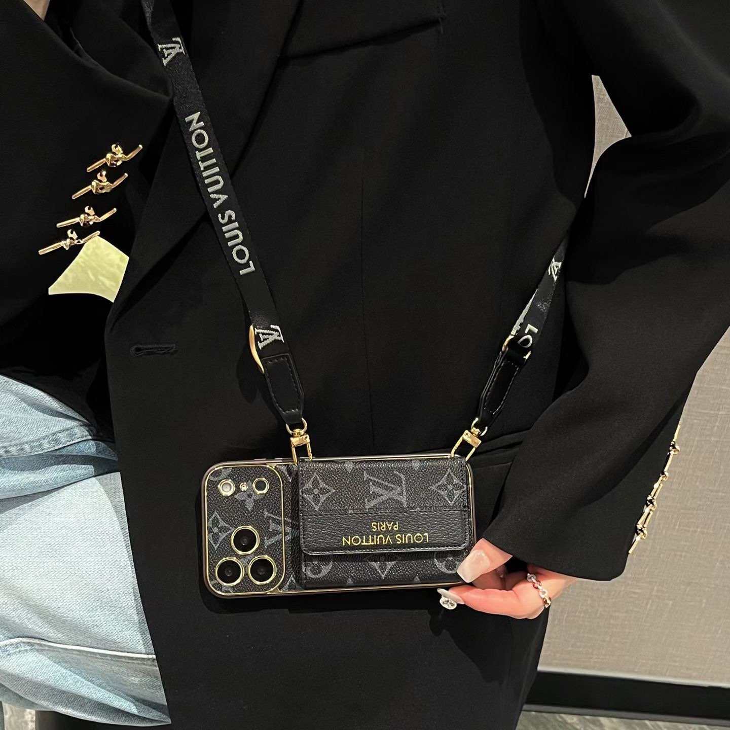 NO:814200,LV card holder mobile phone case, accordion card holder, cross-body mobile phone case, skin-feel two-in-one electroplated presbyopia card upper and lower flip-up cross-body model. In order to avoid error models, please open this machine to check the model displayed in the mobile phone settings. iPhone17 series update iphone17promax iPhone17pro iPhone17 iPhone16pro Max (6.9) iPhone16pro. (6.3) iPhone16 (6.3) iPhone15pro max (6.7)  iPhone15pro (6.1) iPhone15 (6.1) Need customized model (14/14pro/14pm/13pro, 13/13promax) mobile phone case, mobile phone case, louis vuitton, phone cases19860909LV卡包手机壳 风琴包卡包斜挎手机壳 肤感二合一电镀老花插卡上下翻盖斜挎 型号为了不出现报错型号,请打开本机查看手机设置显示的型号 iPhone17系列更新 iphone17promax iPhone17pro iPhone17 iPhone16pro Max（6.9） iPhone16pro.（6.3） iPhone16（6.3） iPhone15pro max（6.7） iPhone15pro（6.1） iPhone15（6.1） 需定制型号（14/14pro/14pm/13pro,13/13promax）手机壳,手机壳,louis vuitton,phone cases,accessory