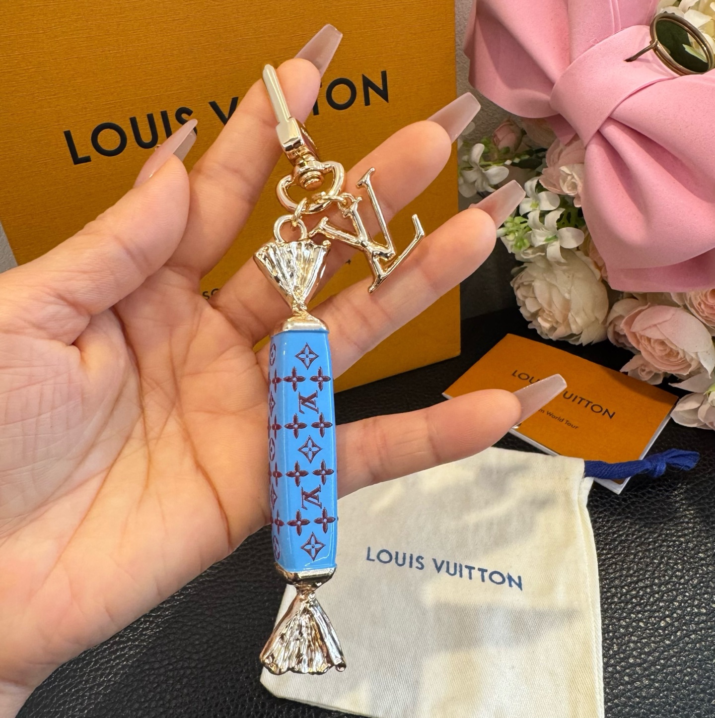 新款 LOUIS VUITTON新款 LV糖果🍬钥匙扣 包包挂件挂饰 钥匙扣☀本款 LV Sweets 