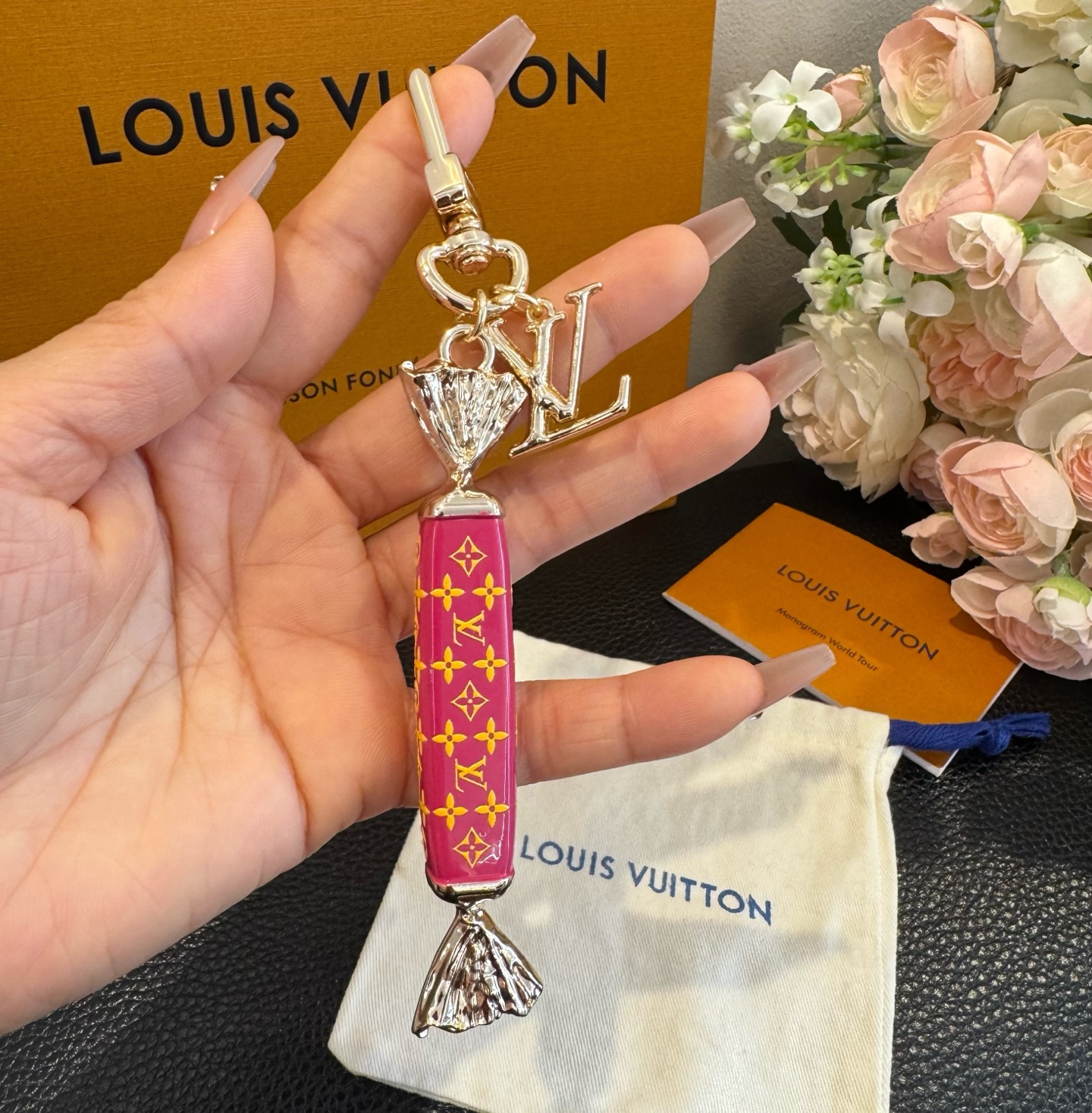 新款 LOUIS VUITTON新款 LV糖果🍬钥匙扣 包包挂件挂饰 钥匙扣☀本款 LV Sweets 