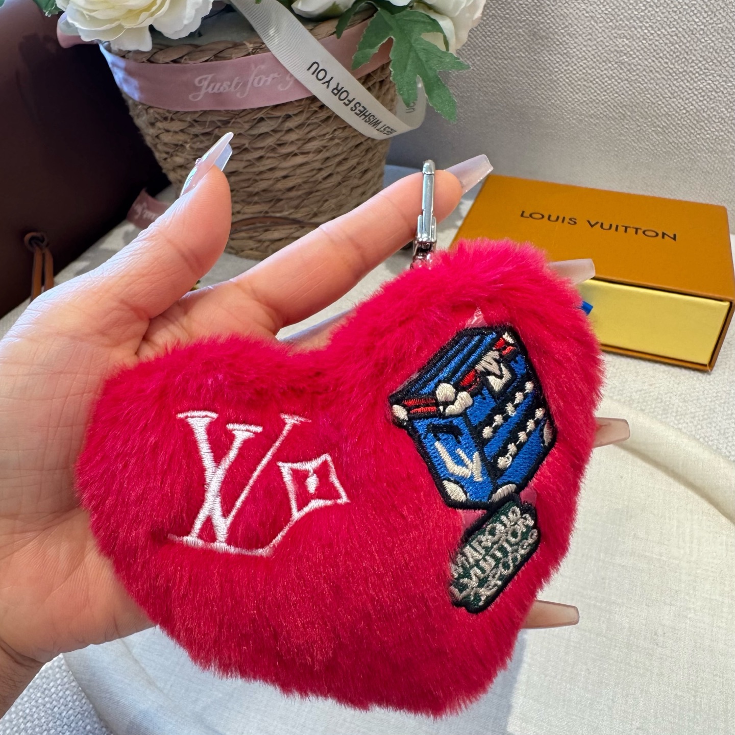 新品 M03171☀️LOUIS Vuitton路易威登钥匙扣挂件 LV LUCKY HEART 爱心桃