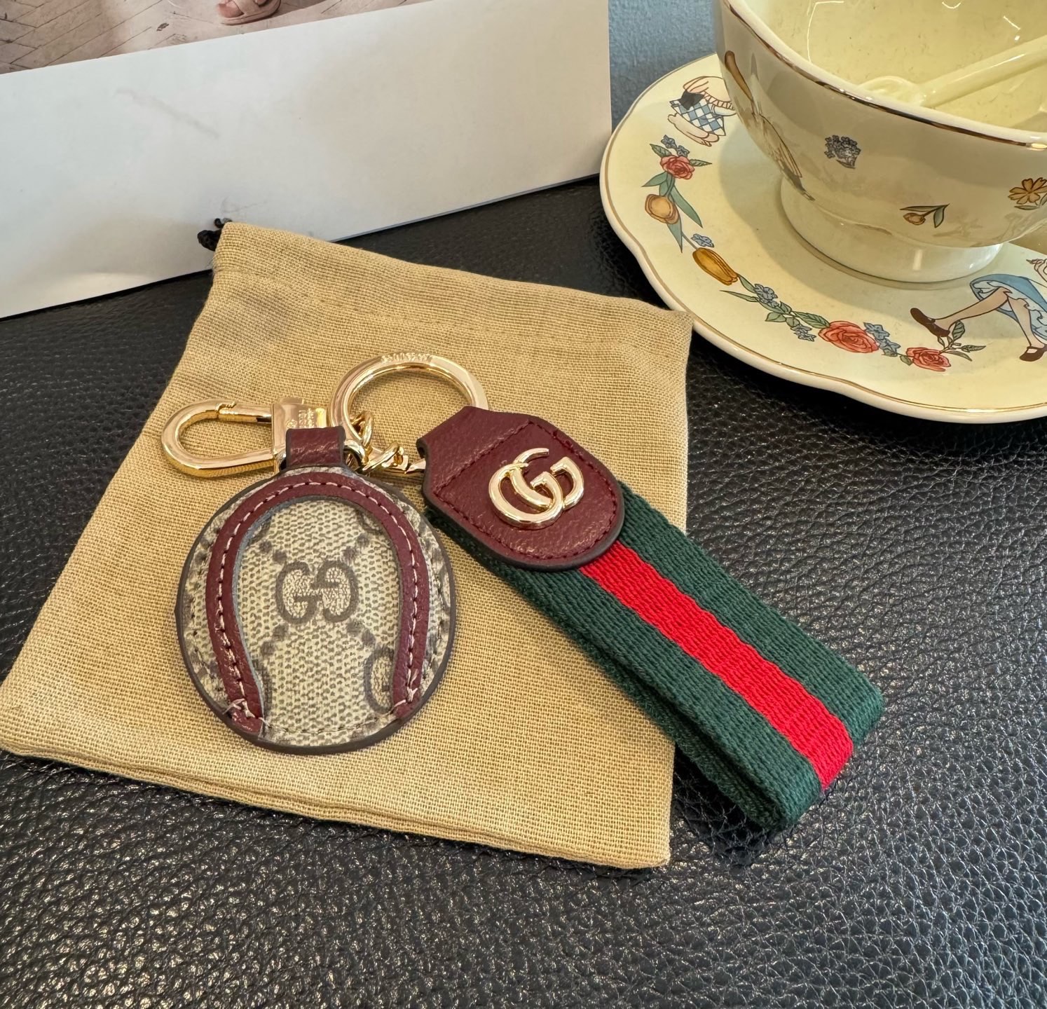 gucci古驰官网同步 古驰钥匙扣 包包挂饰 织布挂件 百搭奢华