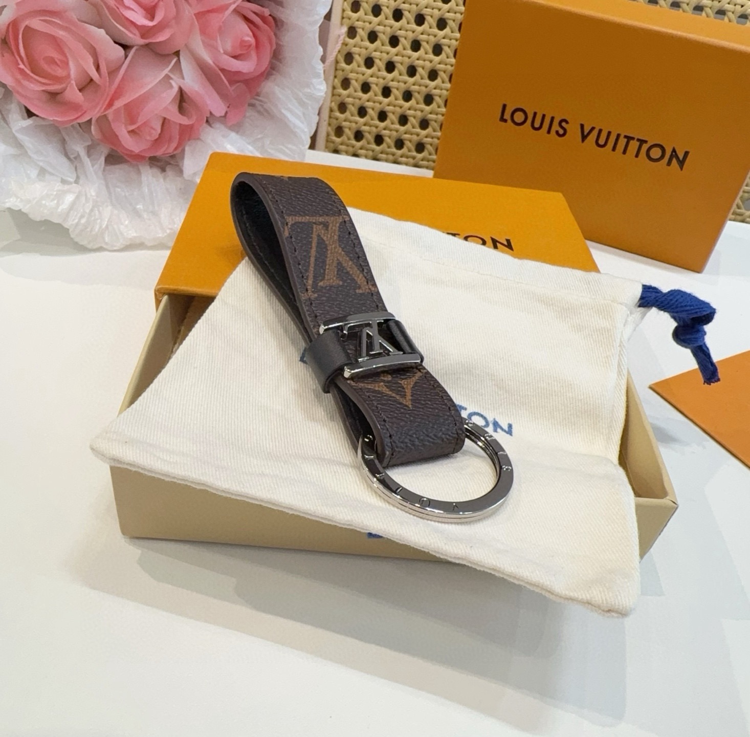 LOUIS VUITTON 官网款 LV皮绳钥匙扣  挂饰 车钥匙挂件 PU材质  原版logo 确实精