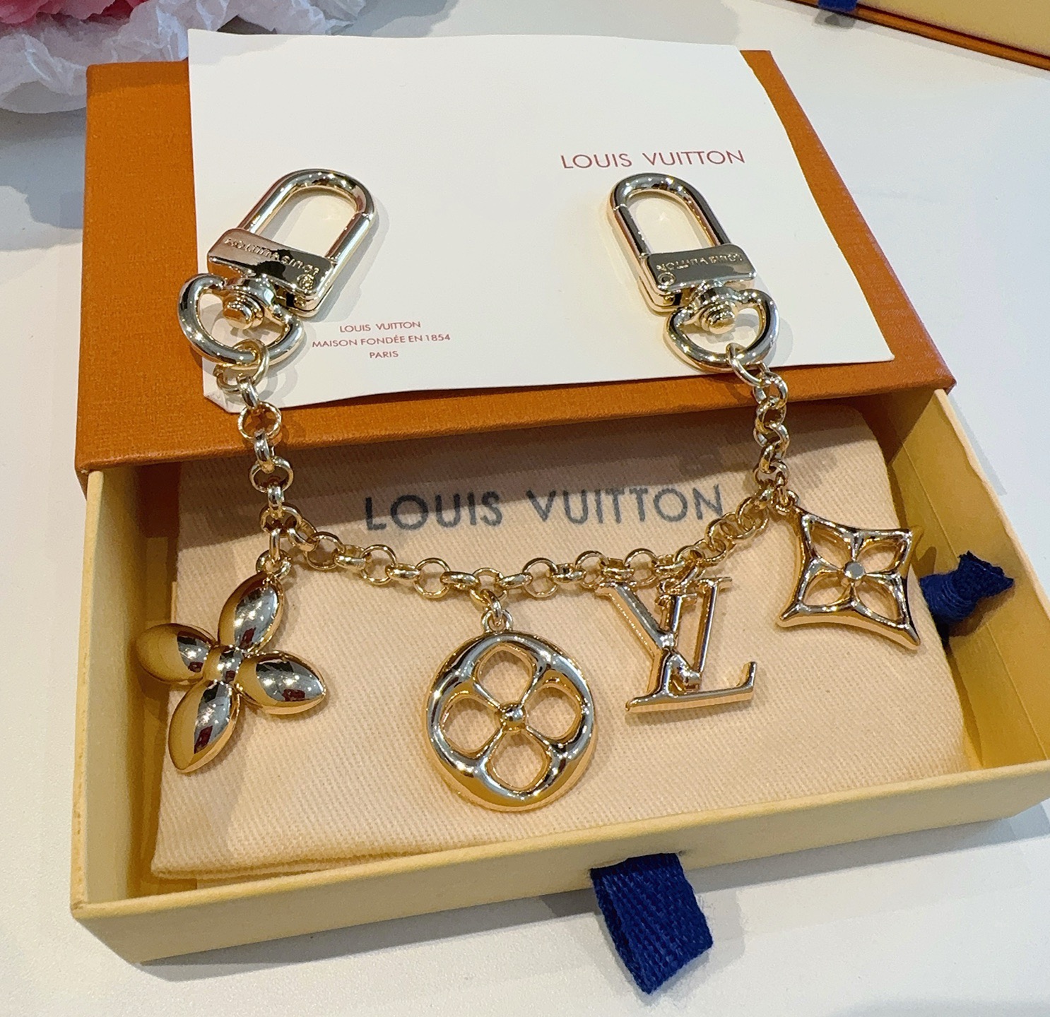 LV钥匙扣 包饰 包包挂件 金色&银色M01188 SPring Street Chain 包饰将 Mo