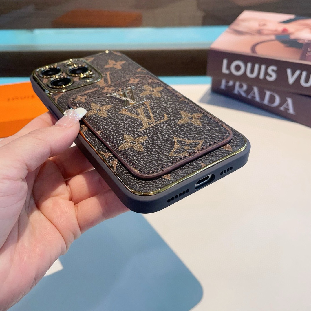 LV卡包手机壳 肤感二合一电镀老花插卡手机壳型号：为了不出现报错型号，请打开本机查看手机设置显示的型号⚠