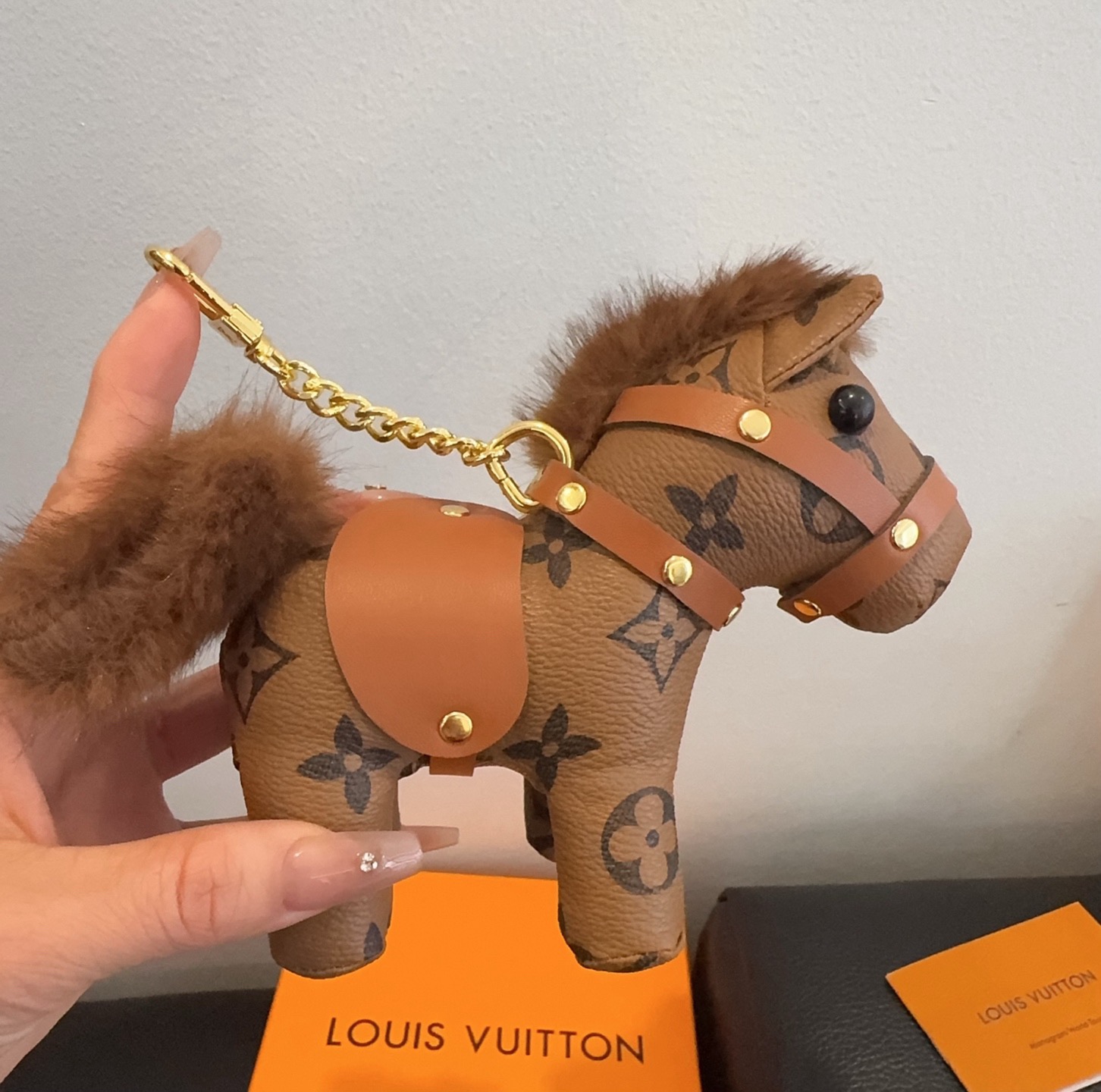 LV钥匙扣老花包包挂件 马上有钱小马🐎挂饰
