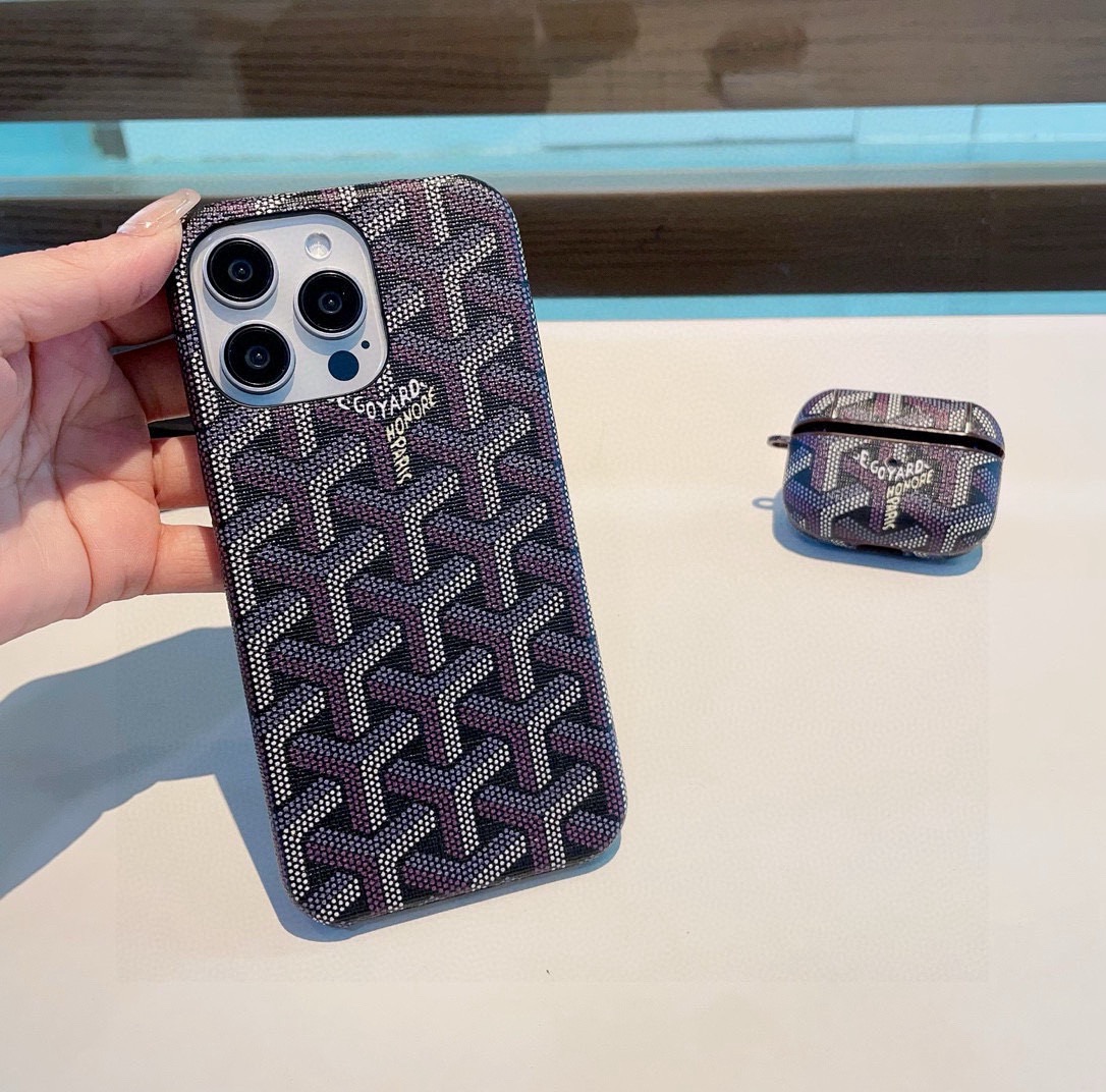 NO:814207,Goyard mobile phone case, half-pack oil-rimmed case, official website updates simultaneously. Model In order to avoid error reporting, please open this machine to check the model displayed in the phone settings. iPhone17 series update iphone17promax iPhone17pro iPhone17 iPhone16pro Max (6.9) iPhone16pro. (6.3) iPhone16 (6.3) iPhone15pro max (6.7) iPhone15pro (6.1) iPhone15 (6.1)  Need customized model (14/14pro/14pm/13pro, 13/13promax/12pm /12/11) mobile phone case, mobile phone case, phone cases19860909Goyard戈雅手机壳 半包油边壳 官网同步更新 型号为了不出现报错型号,请打开本机查看手机设置显示的型号 iPhone17系列更新 iphone17promax iPhone17pro iPhone17 iPhone16pro Max（6.9） iPhone16pro.（6.3） iPhone16（6.3） iPhone15pro max（6.7） iPhone15pro（6.1） iPhone15（6.1） 需定制型号（14/14pro/14pm/13pro,13/13promax/12pm /12/11）手机壳,手机壳,phone cases,accessory