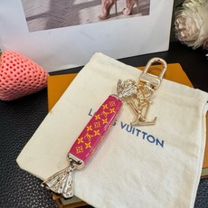 新款 LOUIS VUITTON新款 LV糖果🍬钥匙扣 包包挂件挂饰 钥匙扣☀本款 LV Sweets 新款 LOUIS VUITTON新款 LV糖果🍬钥匙扣 包包挂件挂饰 钥匙扣☀本款 LV Sweets