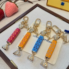 新款 LOUIS VUITTON新款 LV糖果🍬钥匙扣 包包挂件挂饰 钥匙扣☀本款 LV Sweets 新款 LOUIS VUITTON新款 LV糖果🍬钥匙扣 包包挂件挂饰 钥匙扣☀本款 LV Sweets