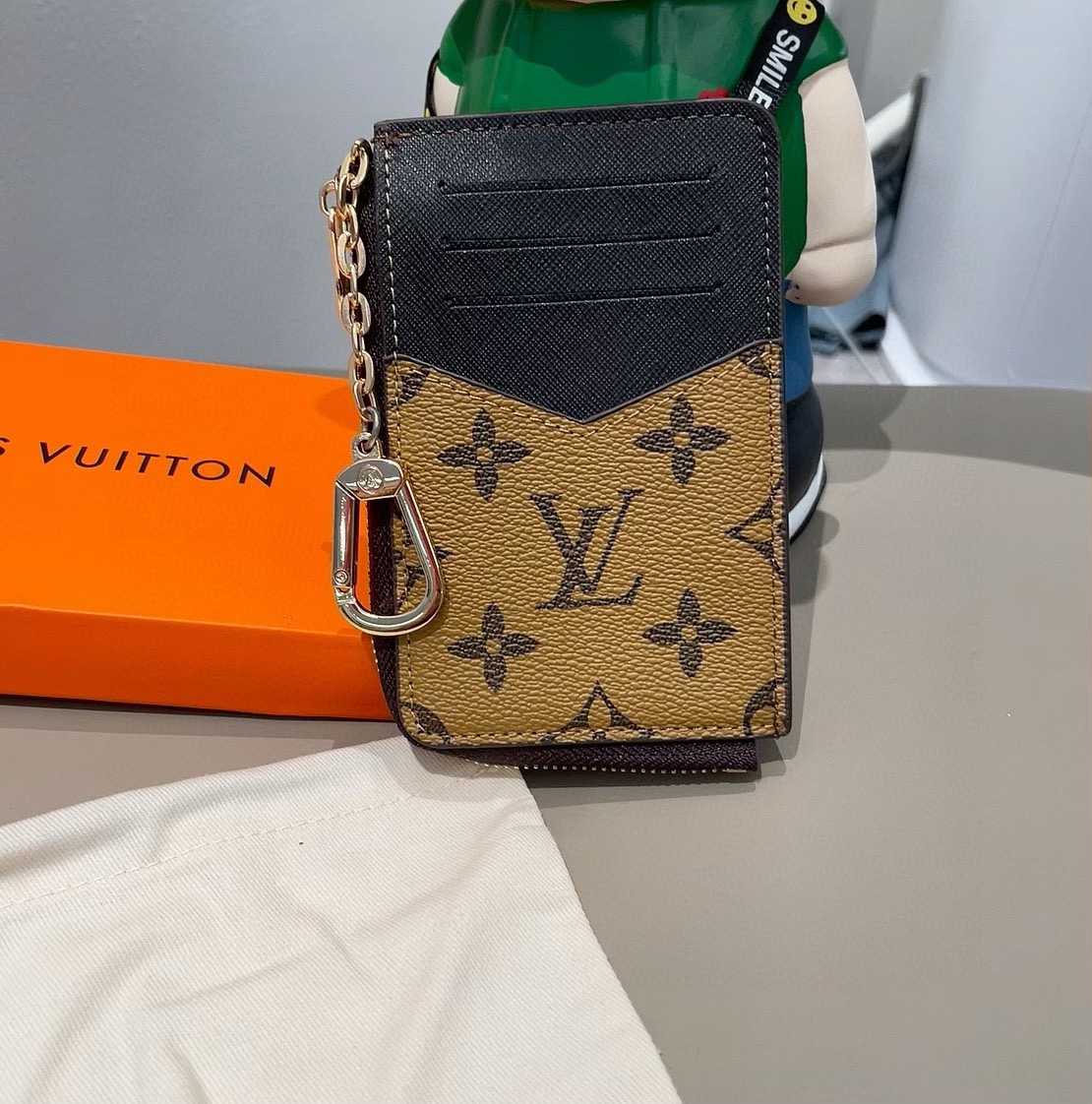 独家新品LV经典老花卡包，包包挂饰 多功能零钱包钥匙扣，超纤材质 多个卡位