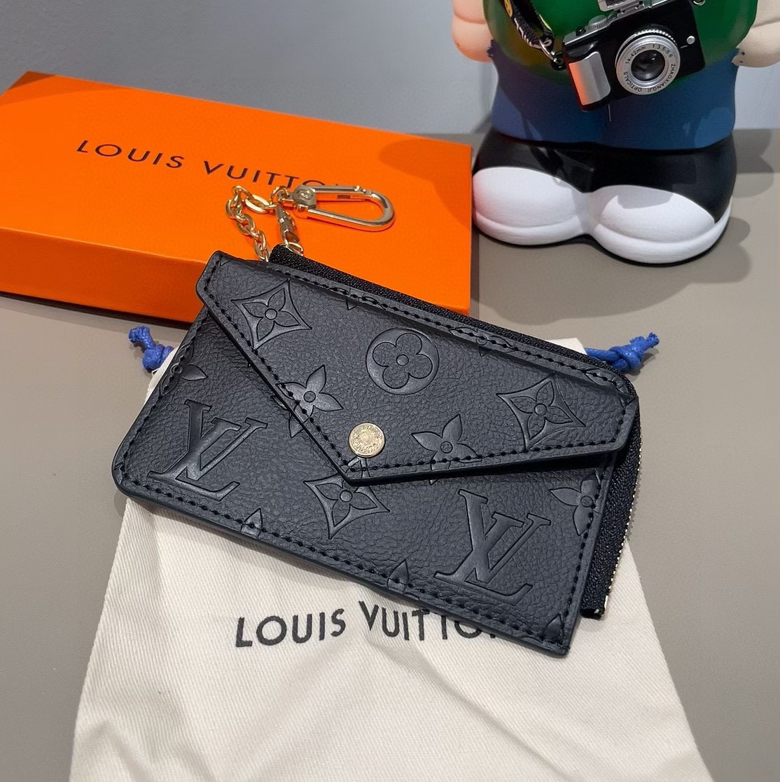 独家新品LV经典老花卡包，包包挂饰 多功能零钱包钥匙扣，超纤材质 多个卡位
