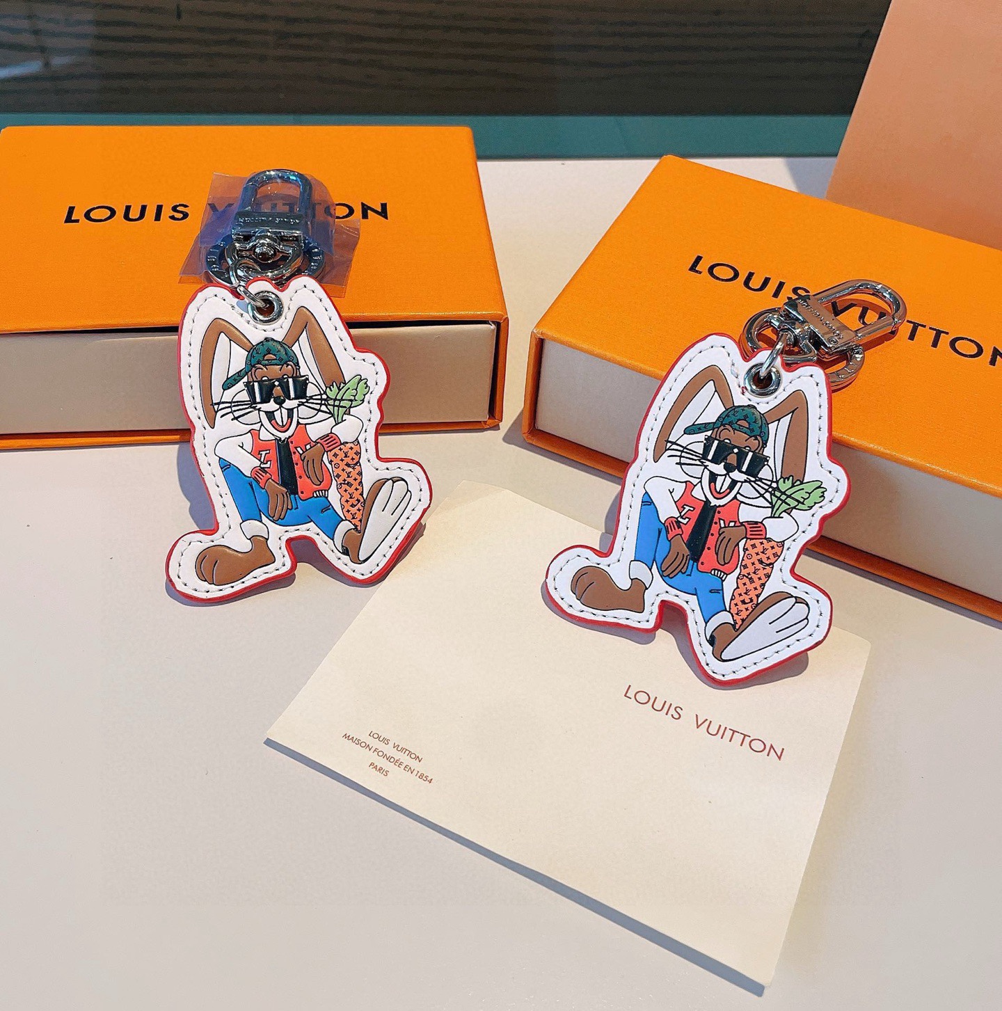 ❗🐰挂饰☀独家原单LOUIS VUITTON 新款 八哥兔🐰钥匙扣 包包挂件 ☀️顶级进口PU材质 五金