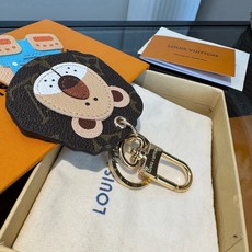 ❗新品❗Lv钥匙扣 灵动狮子🦁️挂饰独家原单LOUIS VUITTON 新款 老花狮子🦁钥匙扣 包包挂件 ❗新品❗Lv钥匙扣 灵动狮子🦁️挂饰独家原单LOUIS VUITTON 新款 老花狮子🦁钥匙扣 包包挂件